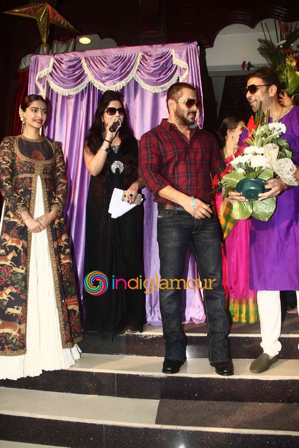 Salman Khan and Sonam Kapoor Launch PNG Jewellers Logo Parampara Achai Ki Event hd photo