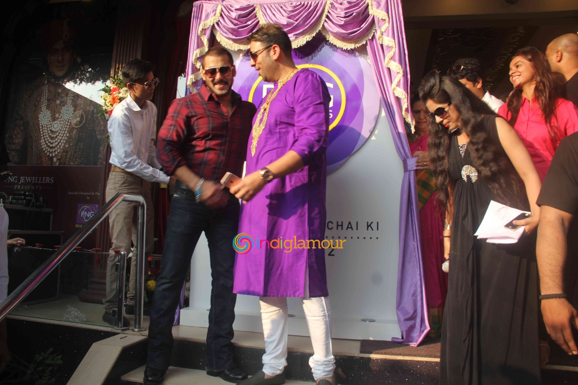 Salman Khan and Sonam Kapoor Launch PNG Jewellers Logo Parampara Achai Ki Event hd photo