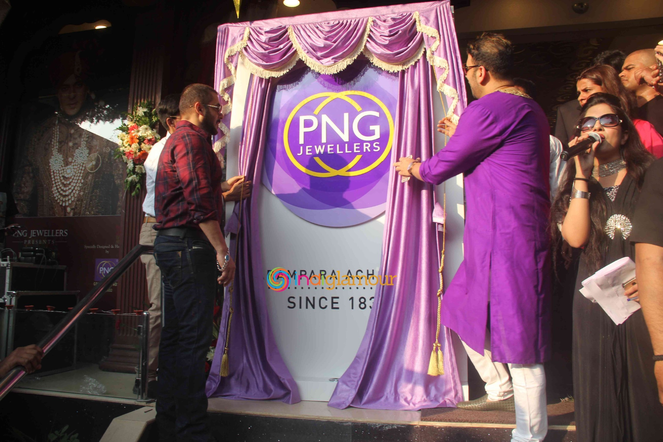 Salman Khan and Sonam Kapoor Launch PNG Jewellers Logo Parampara Achai Ki Event hd photo