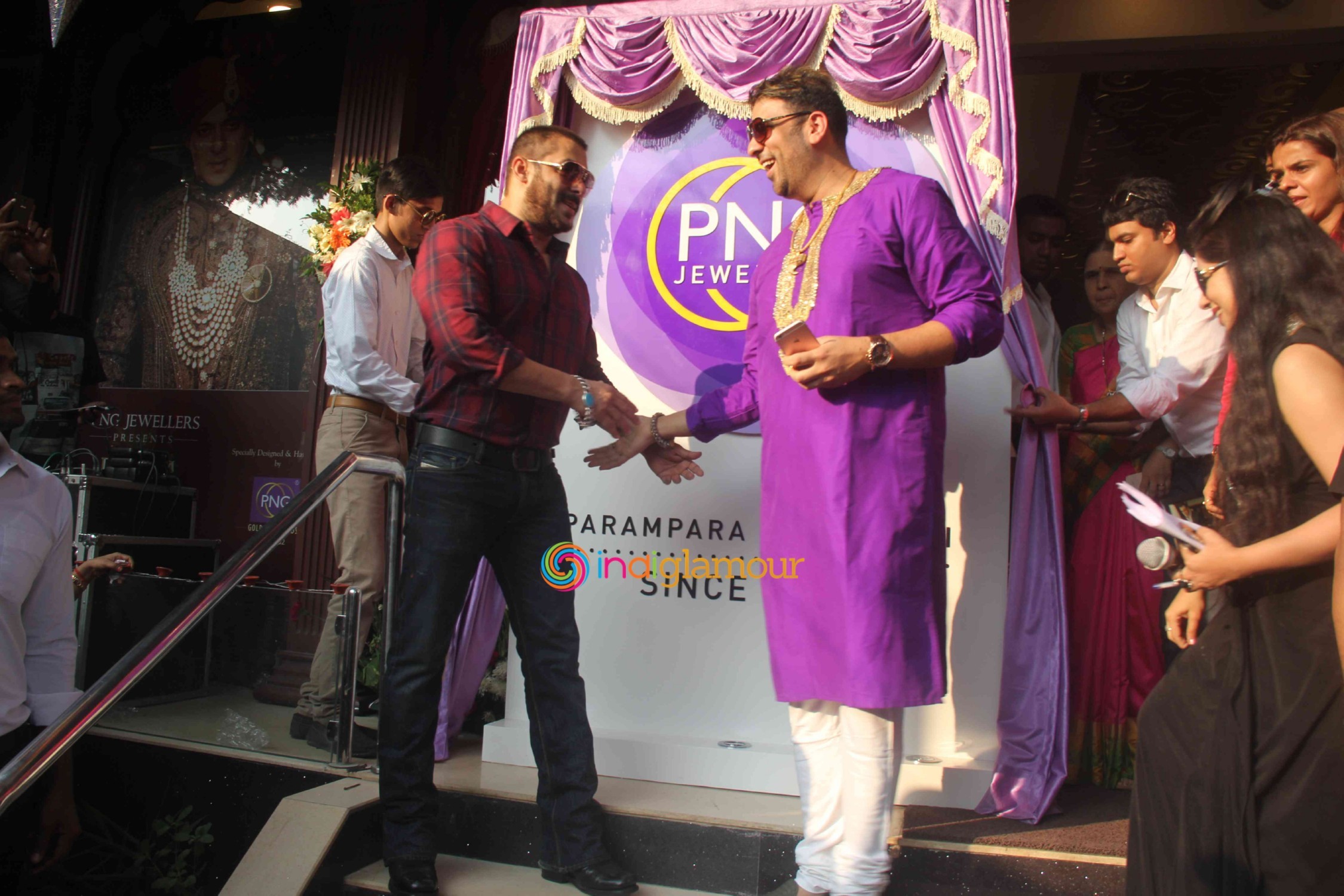 Salman Khan and Sonam Kapoor Launch PNG Jewellers Logo Parampara Achai Ki Event hd photo