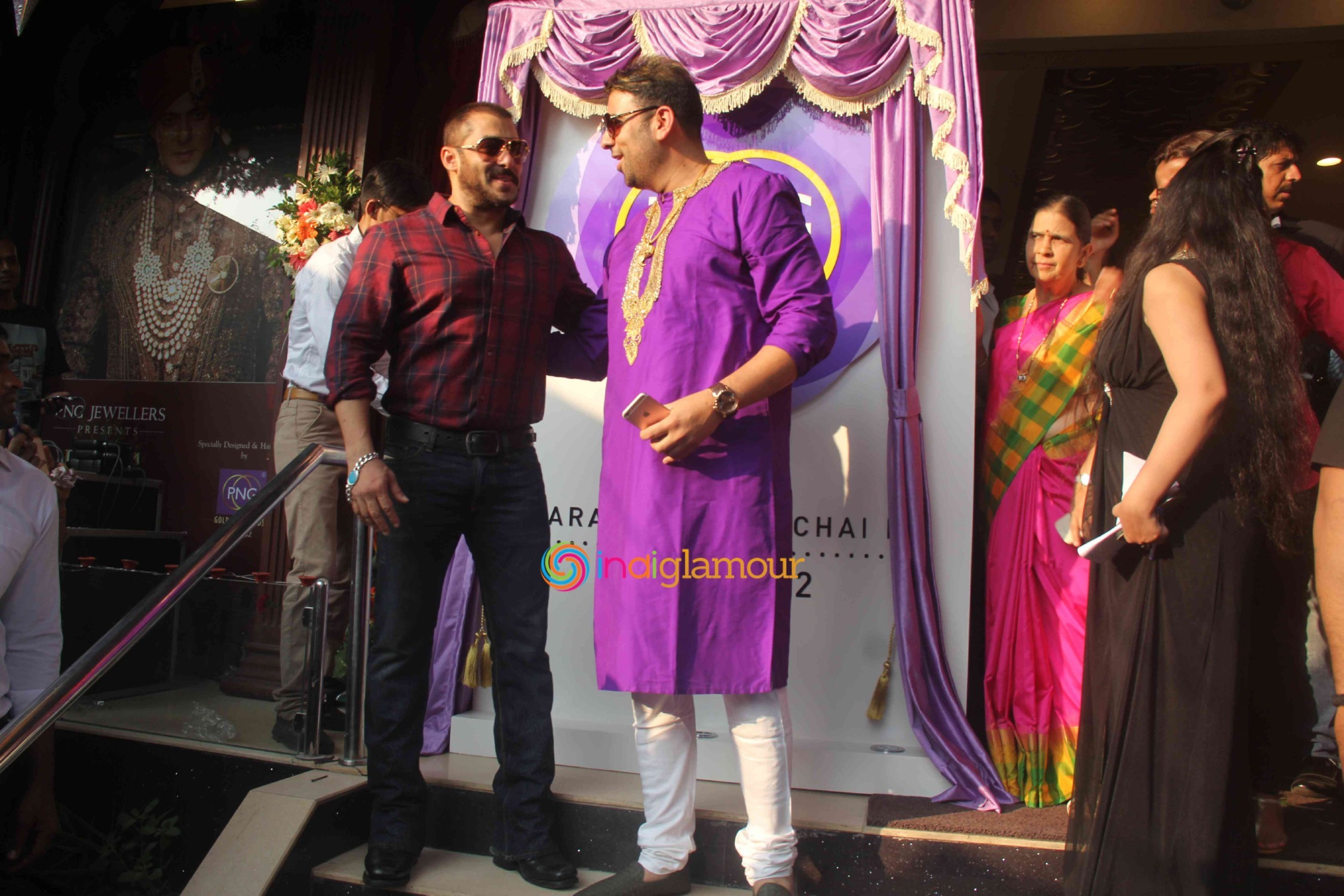 Salman Khan and Sonam Kapoor Launch PNG Jewellers Logo Parampara Achai Ki Event hd photo