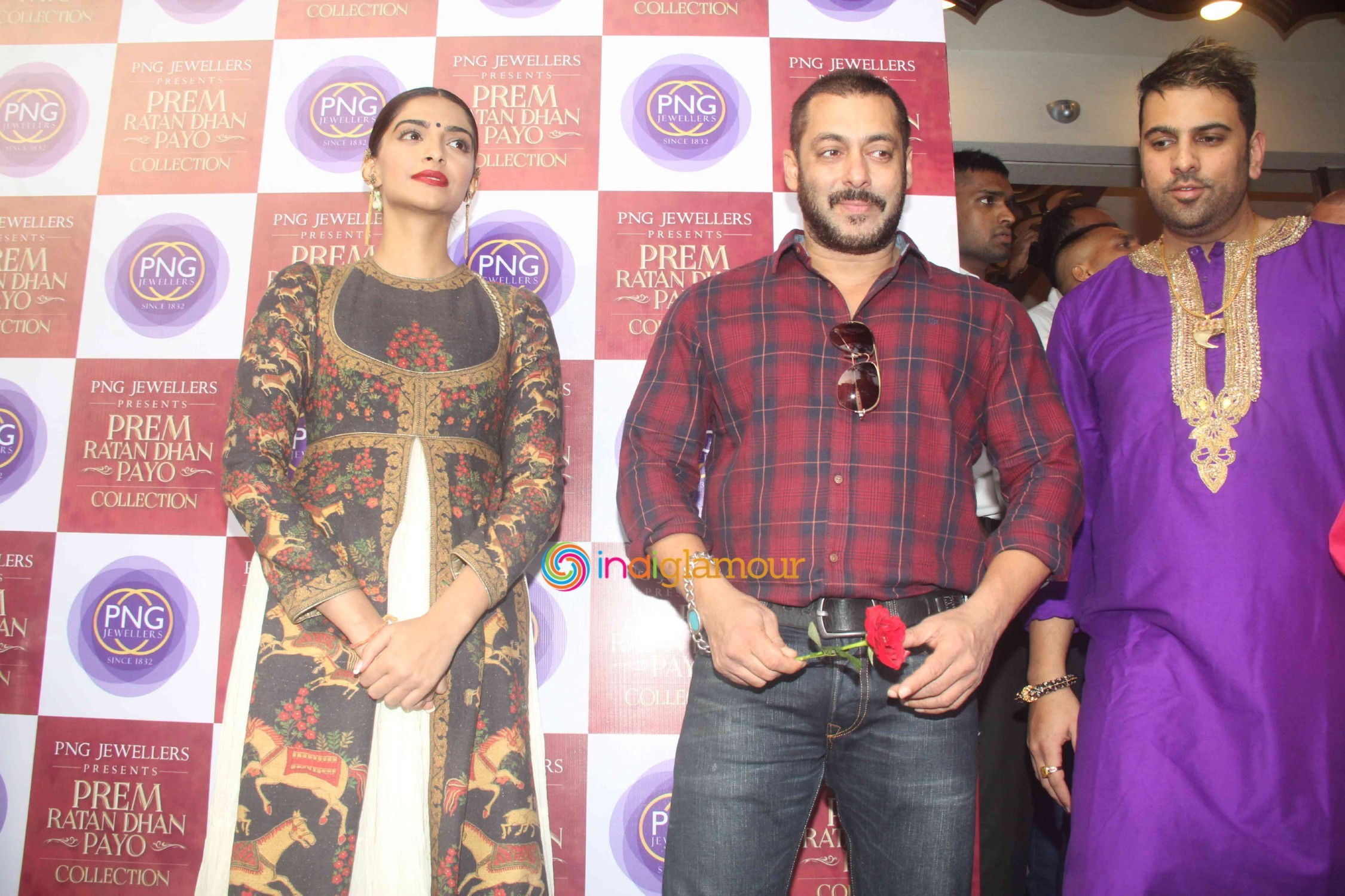 Salman Khan and Sonam Kapoor Launch PNG Jewellers Logo Parampara Achai Ki Event hd photo
