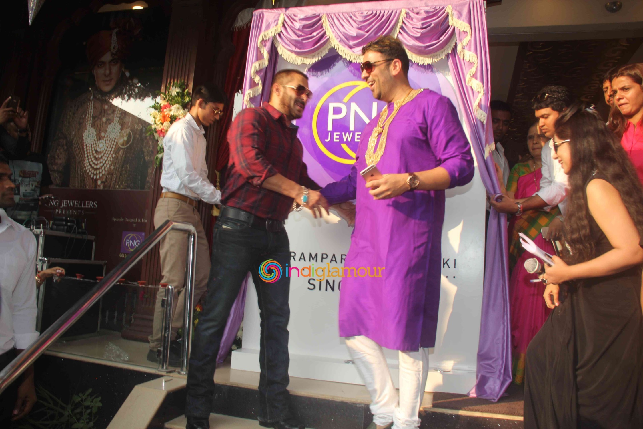 Salman Khan and Sonam Kapoor Launch PNG Jewellers Logo Parampara Achai Ki Event hd photo