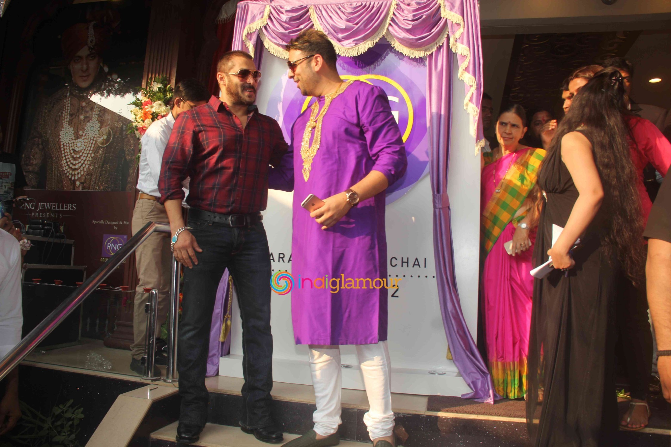 Salman Khan and Sonam Kapoor Launch PNG Jewellers Logo Parampara Achai Ki Event hd photo