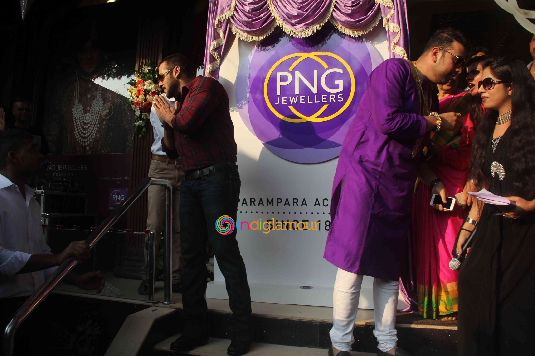 Salman Khan and Sonam Kapoor Launch PNG Jewellers Logo Parampara Achai Ki Event hd photo