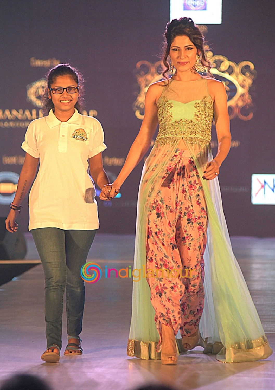 Star Walk Fashion Show Event Event hd photo