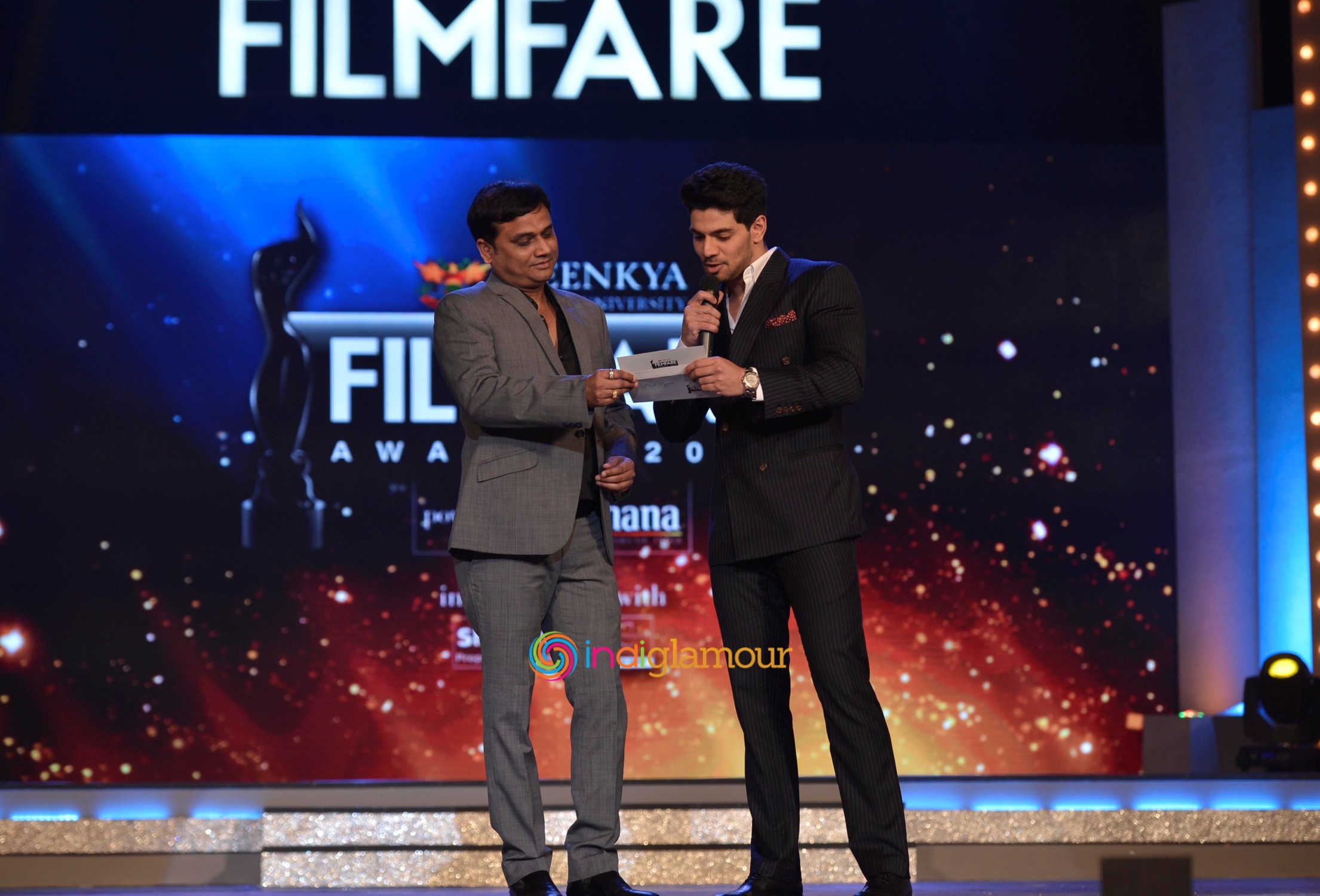 Ajeenkya DY Patil University Filmfare Awards 2014 Event hd photo