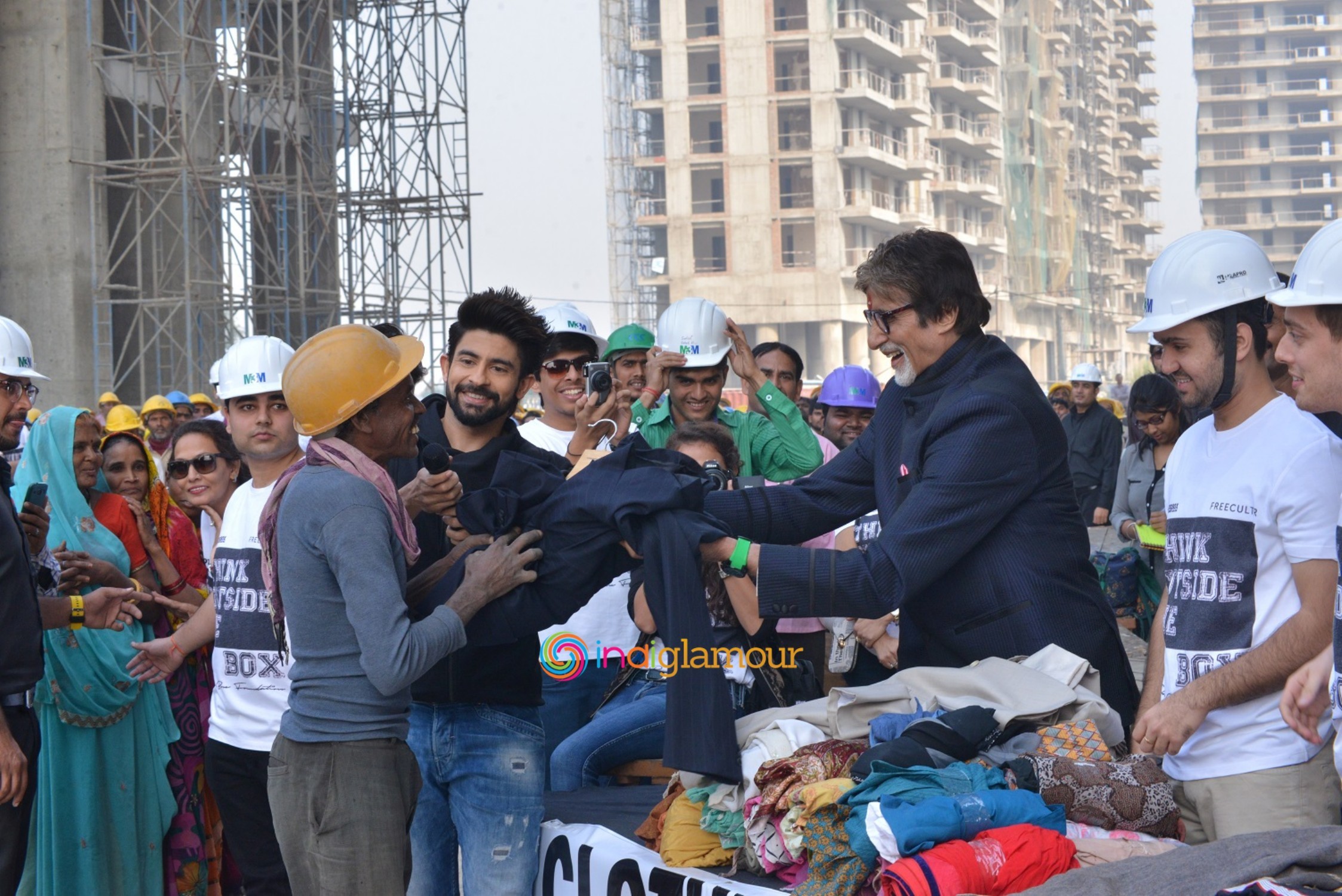 Big B Spreads Warmth in the Delhi Winter with Aaj Ki Raat Hai Zindagi Heroes Event hd photo
