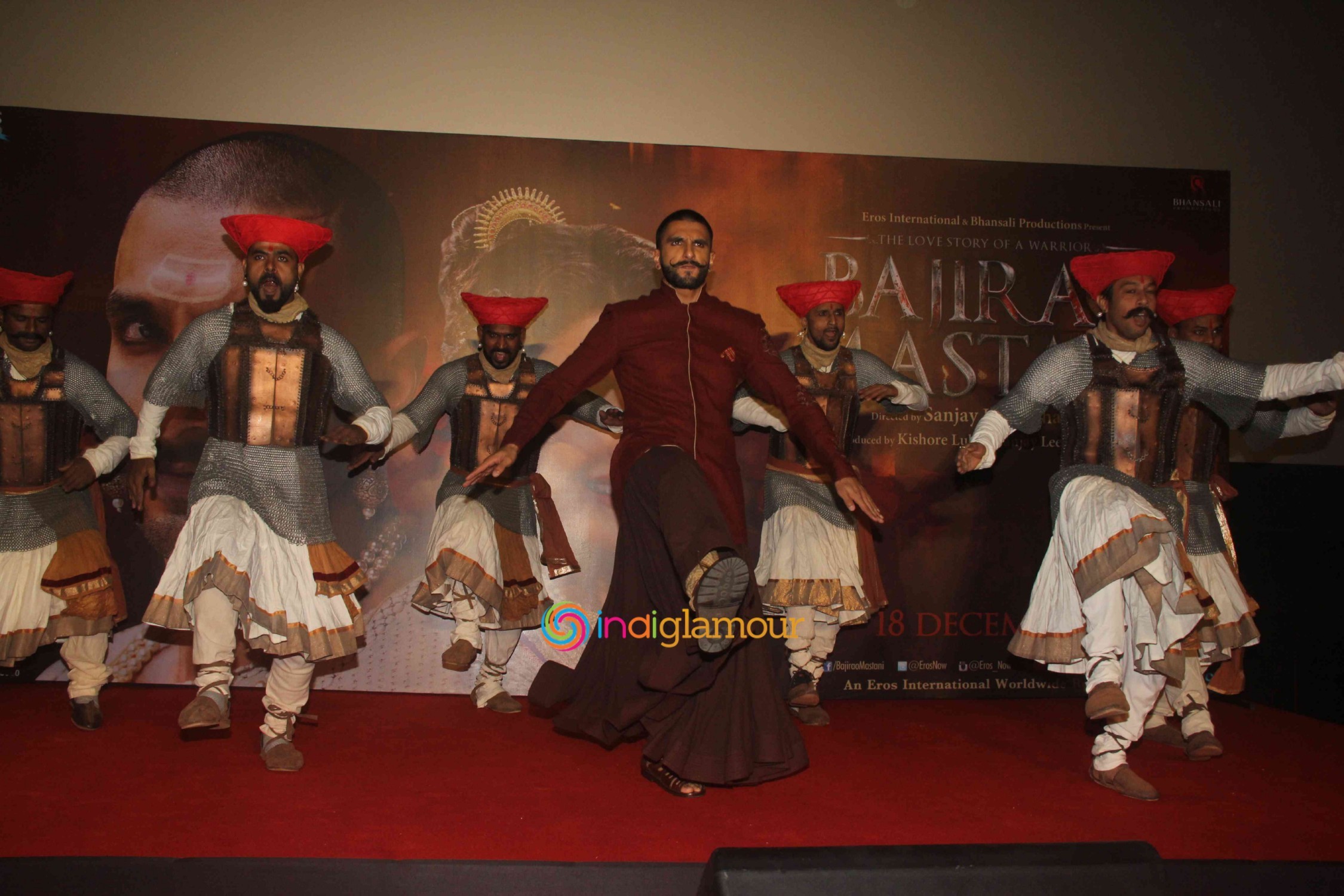 Ranveer Singh and Priyanka Chopra Celebrate Magic of Bajirao Mastani with Media at Pvr Mumbai Event hd photo