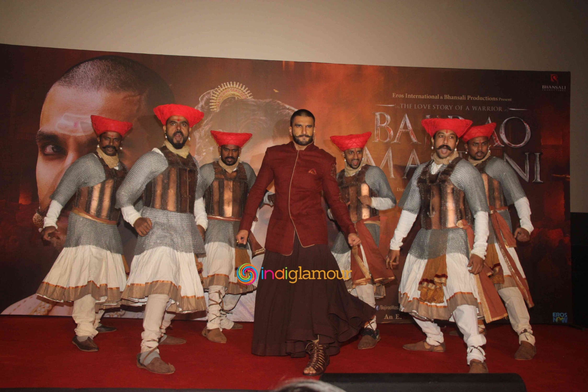 Ranveer Singh and Priyanka Chopra Celebrate Magic of Bajirao Mastani with Media at Pvr Mumbai Event hd photo