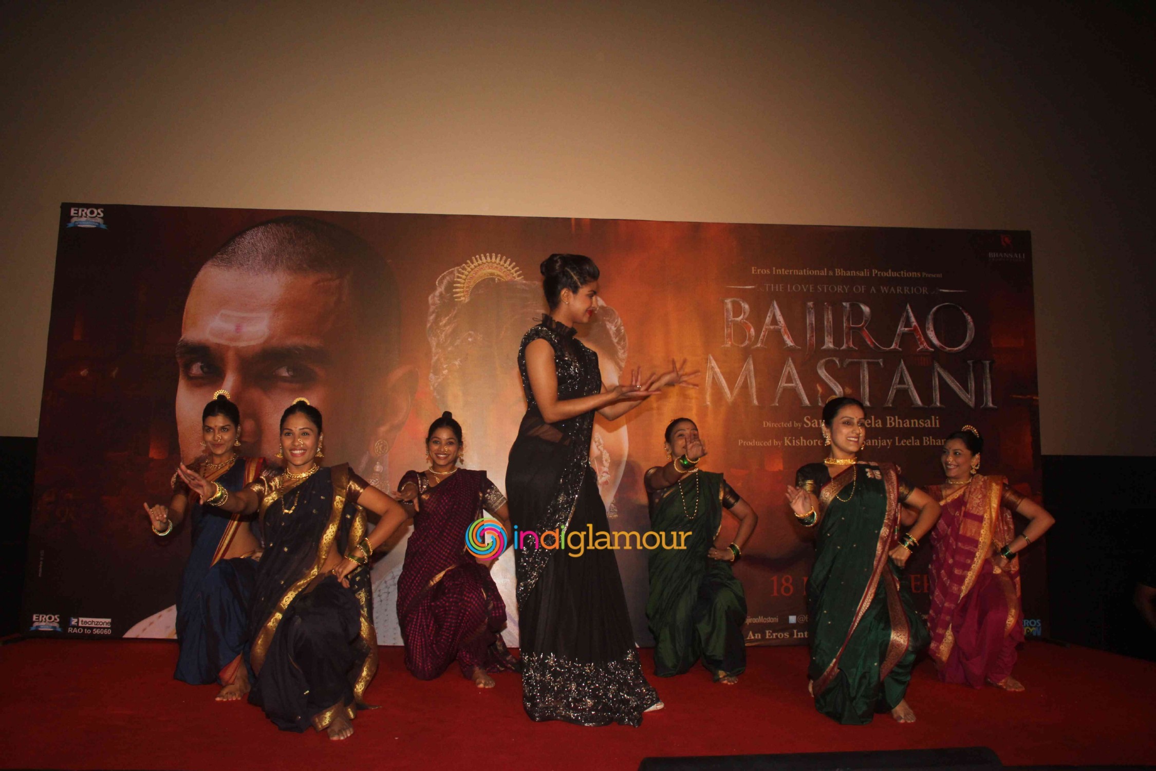 Ranveer Singh and Priyanka Chopra Celebrate Magic of Bajirao Mastani with Media at Pvr Mumbai Event hd photo