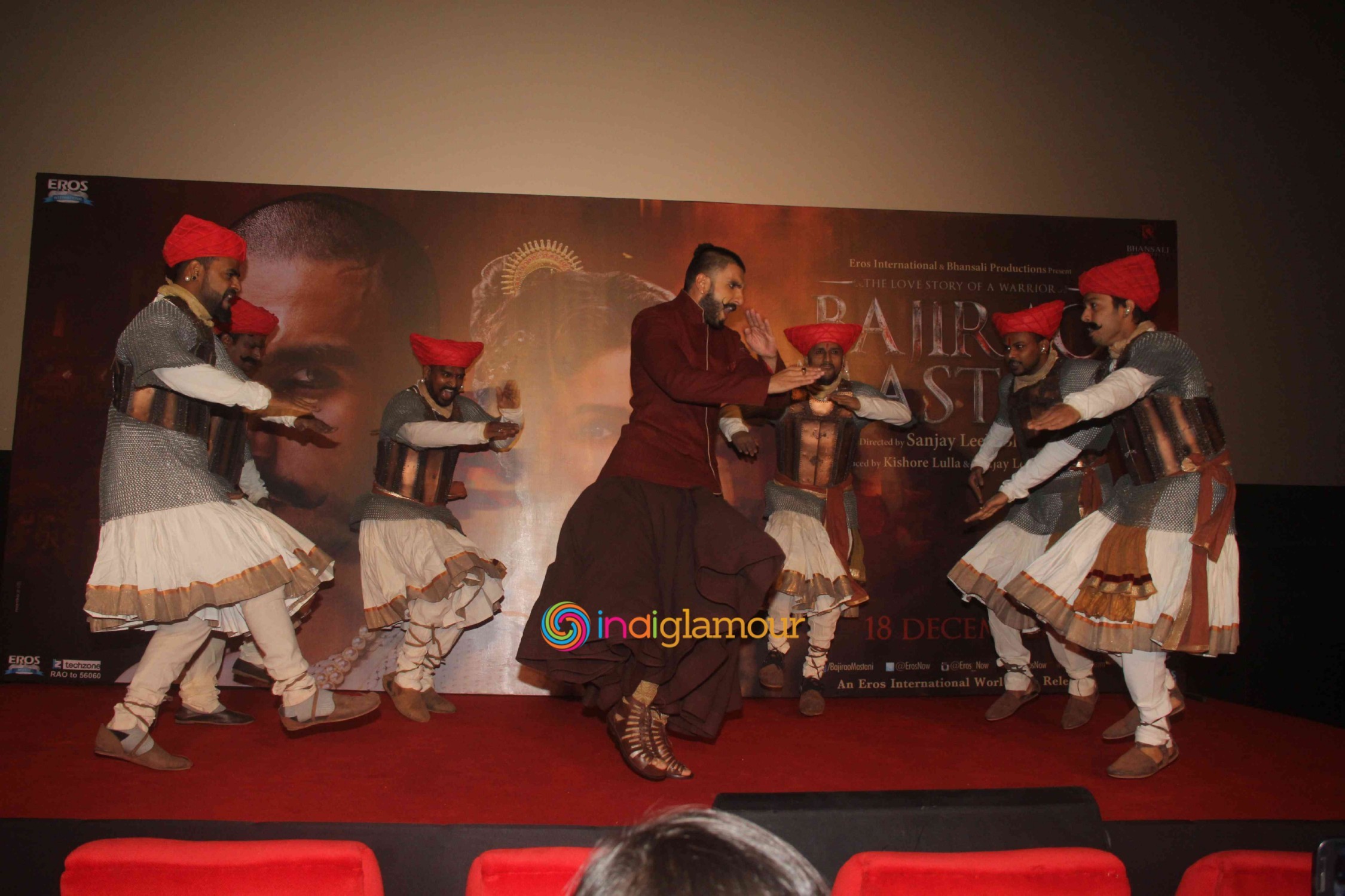 Ranveer Singh and Priyanka Chopra Celebrate Magic of Bajirao Mastani with Media at Pvr Mumbai Event hd photo