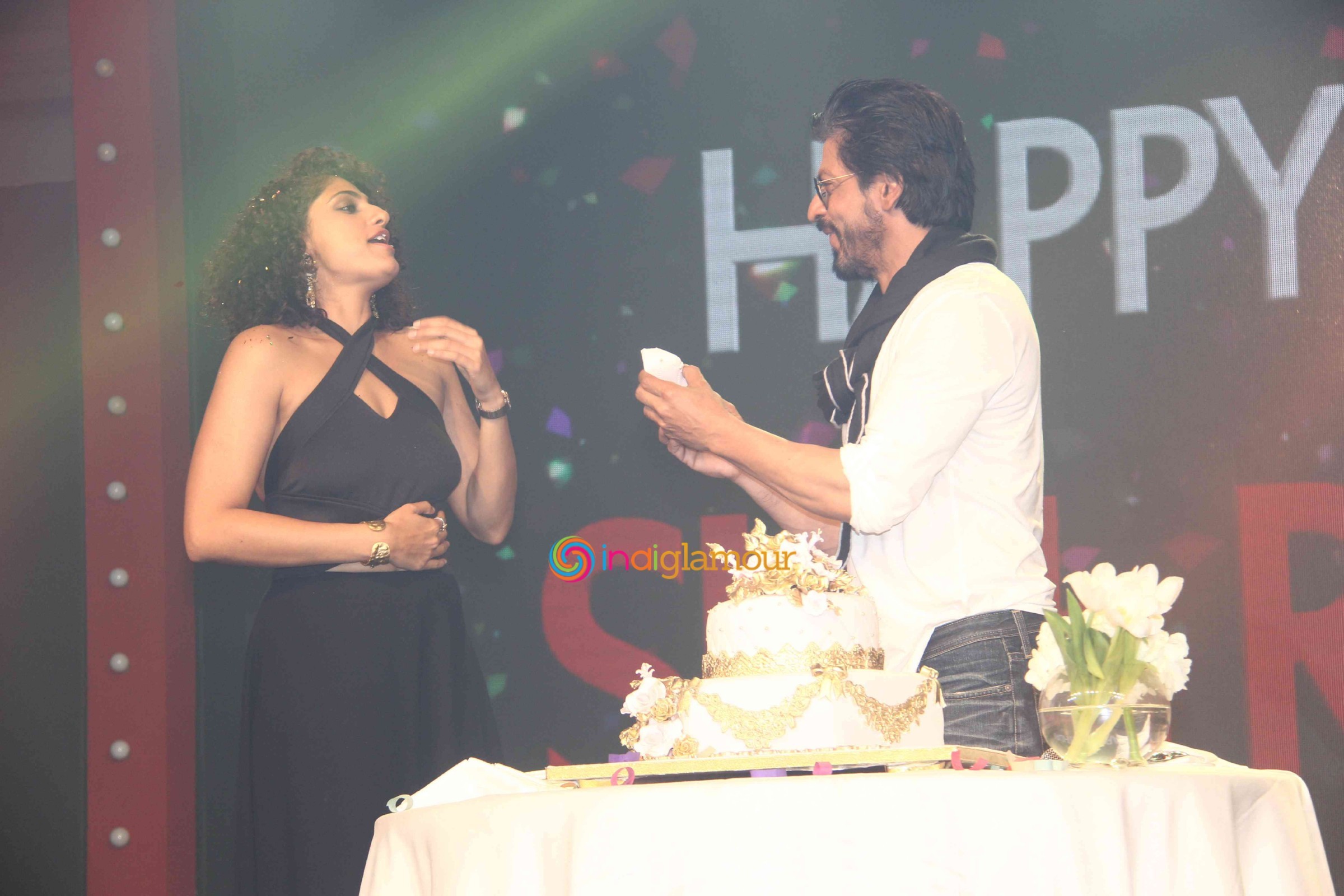 Shah Rukh Khan Celebrates 50th Birthday Event Event hd photo