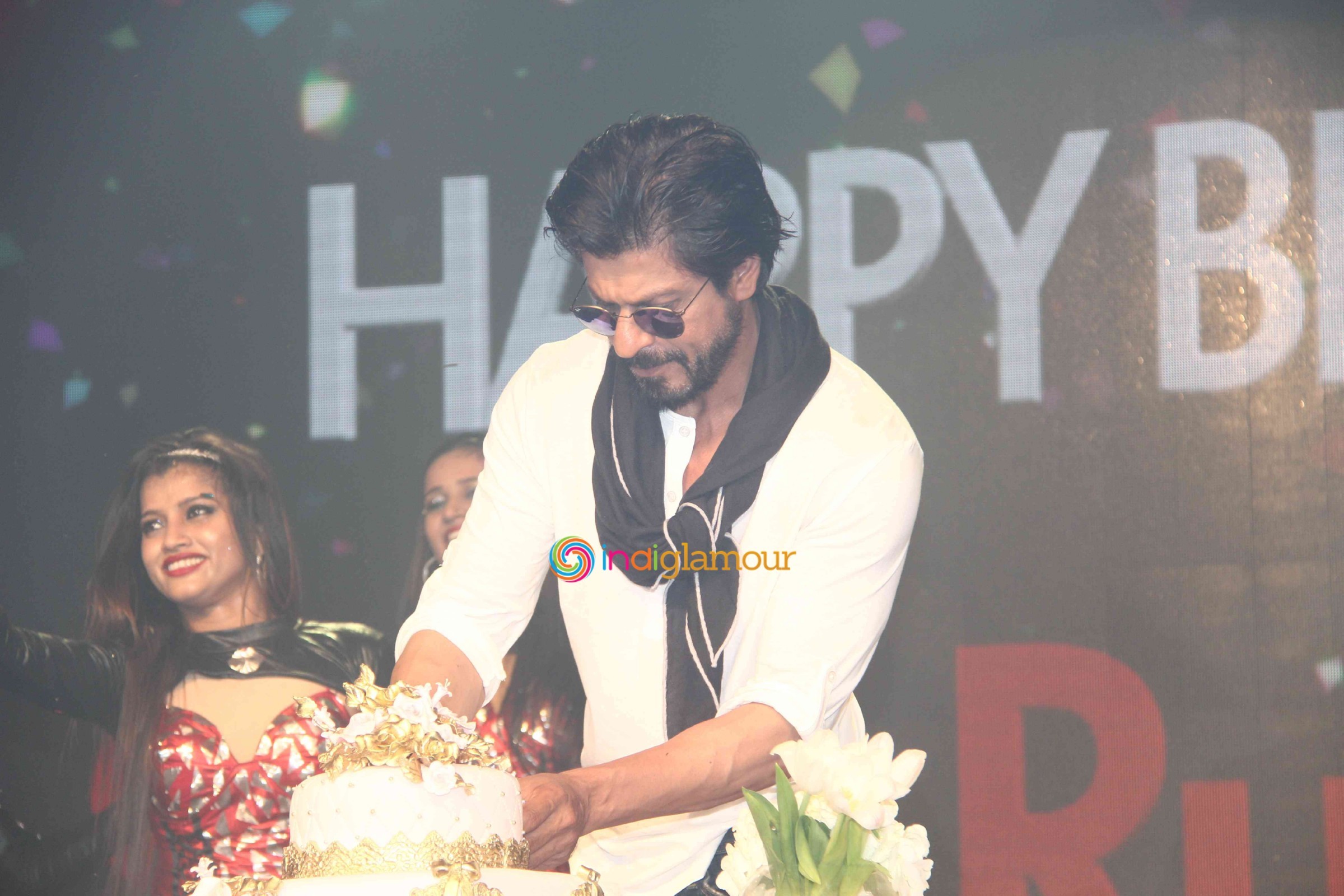 Shah Rukh Khan Celebrates 50th Birthday Event Event hd photo