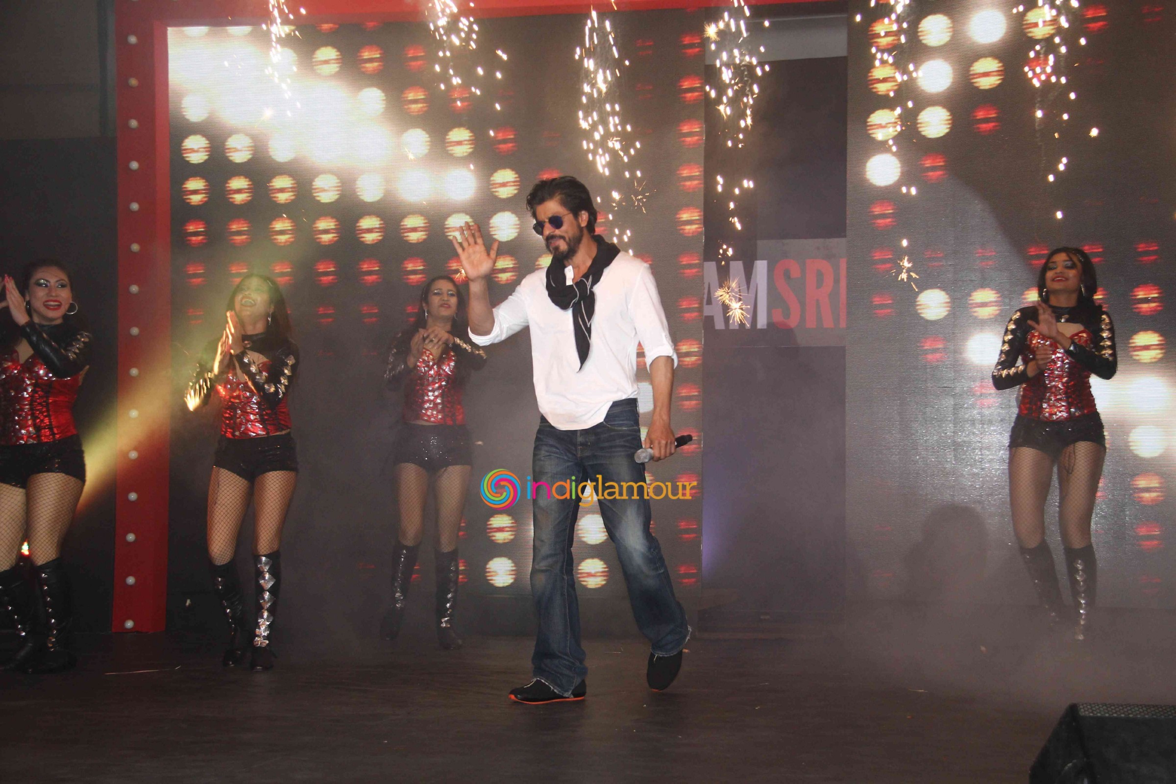 Shah Rukh Khan Celebrates 50th Birthday Event Event hd photo