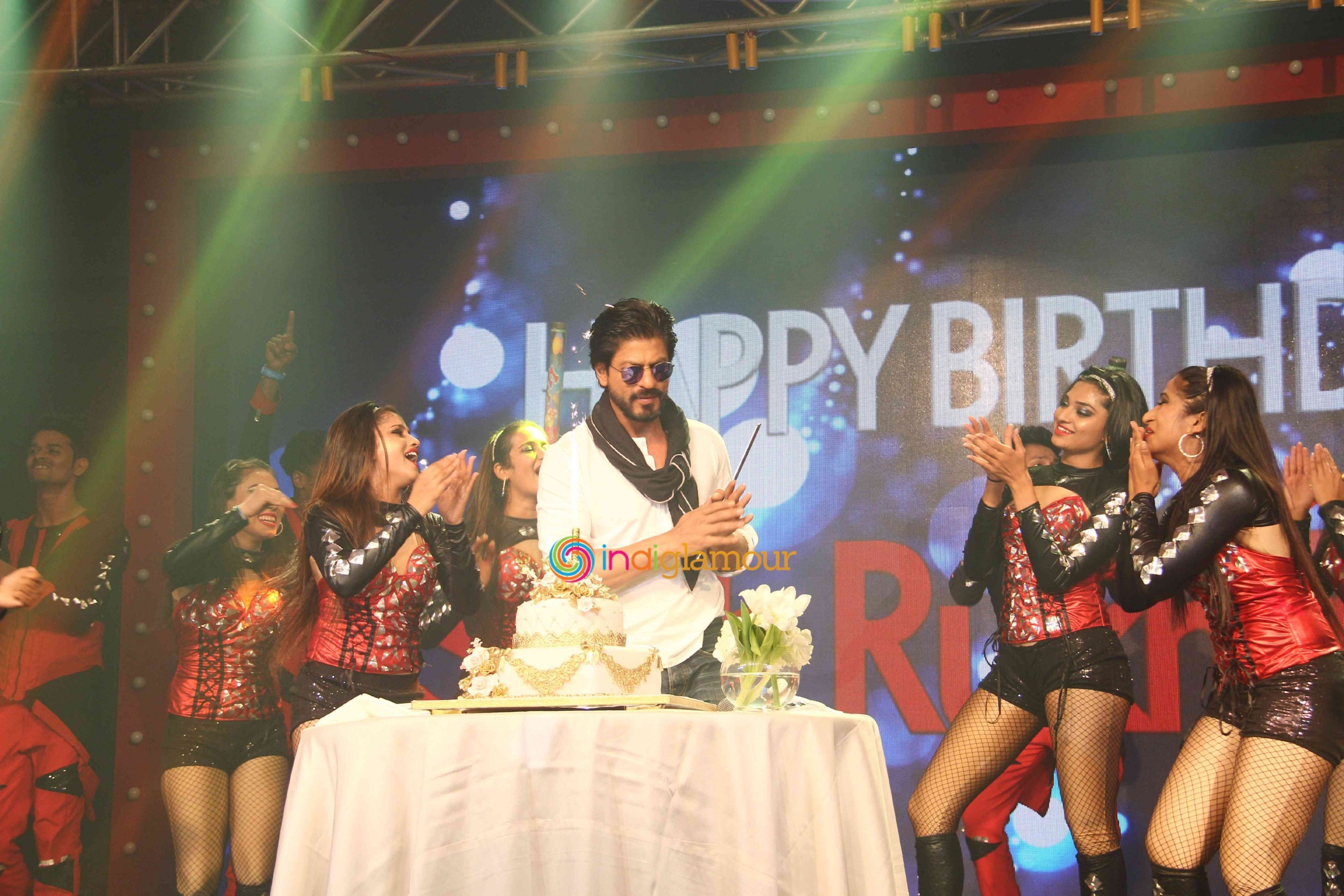 Shah Rukh Khan Celebrates 50th Birthday Event Event hd photo