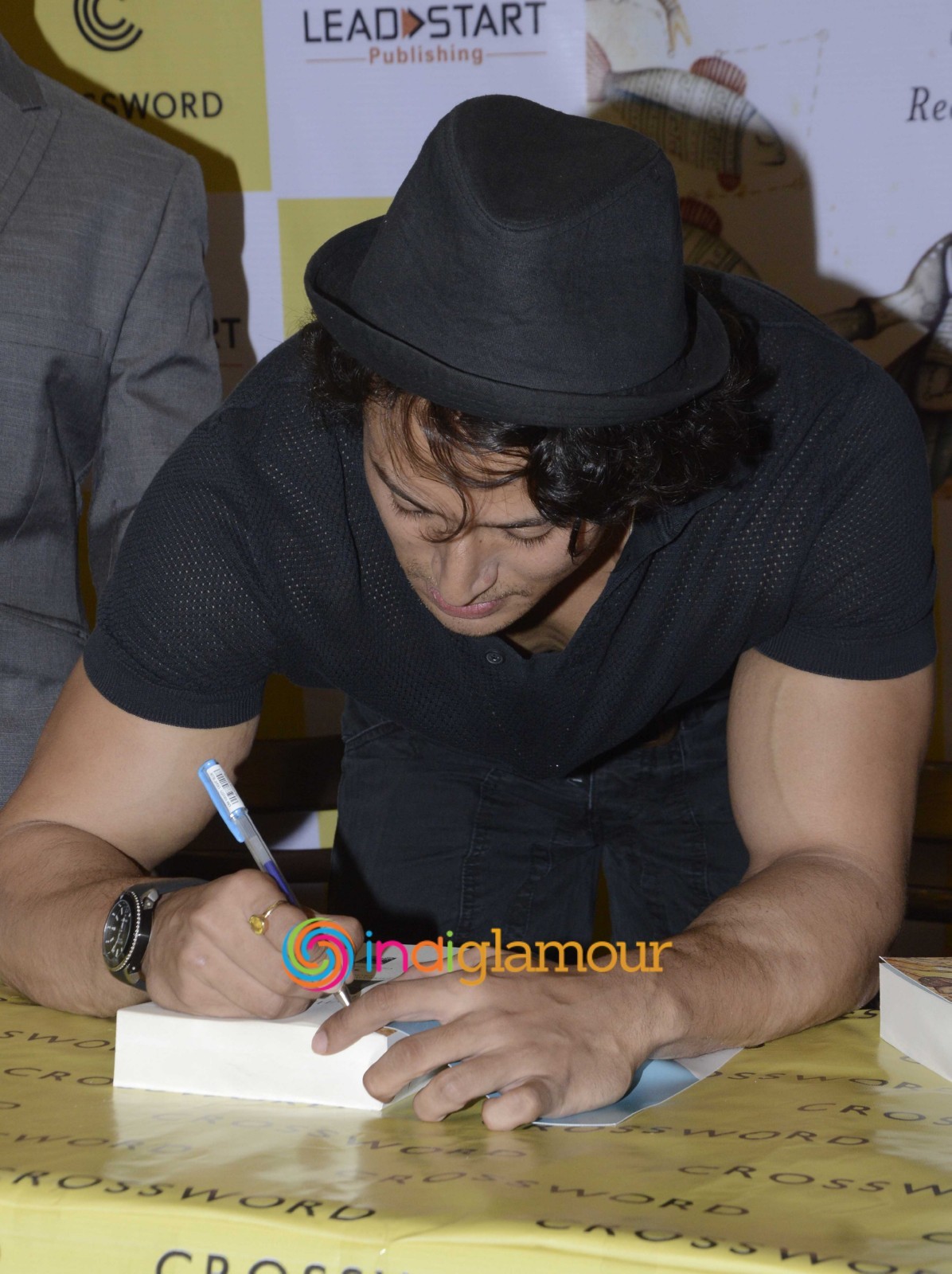 Tiger Shroff Launches Greenstone Lobo's Book What Is Your True Zodiac Sign Event hd photo
