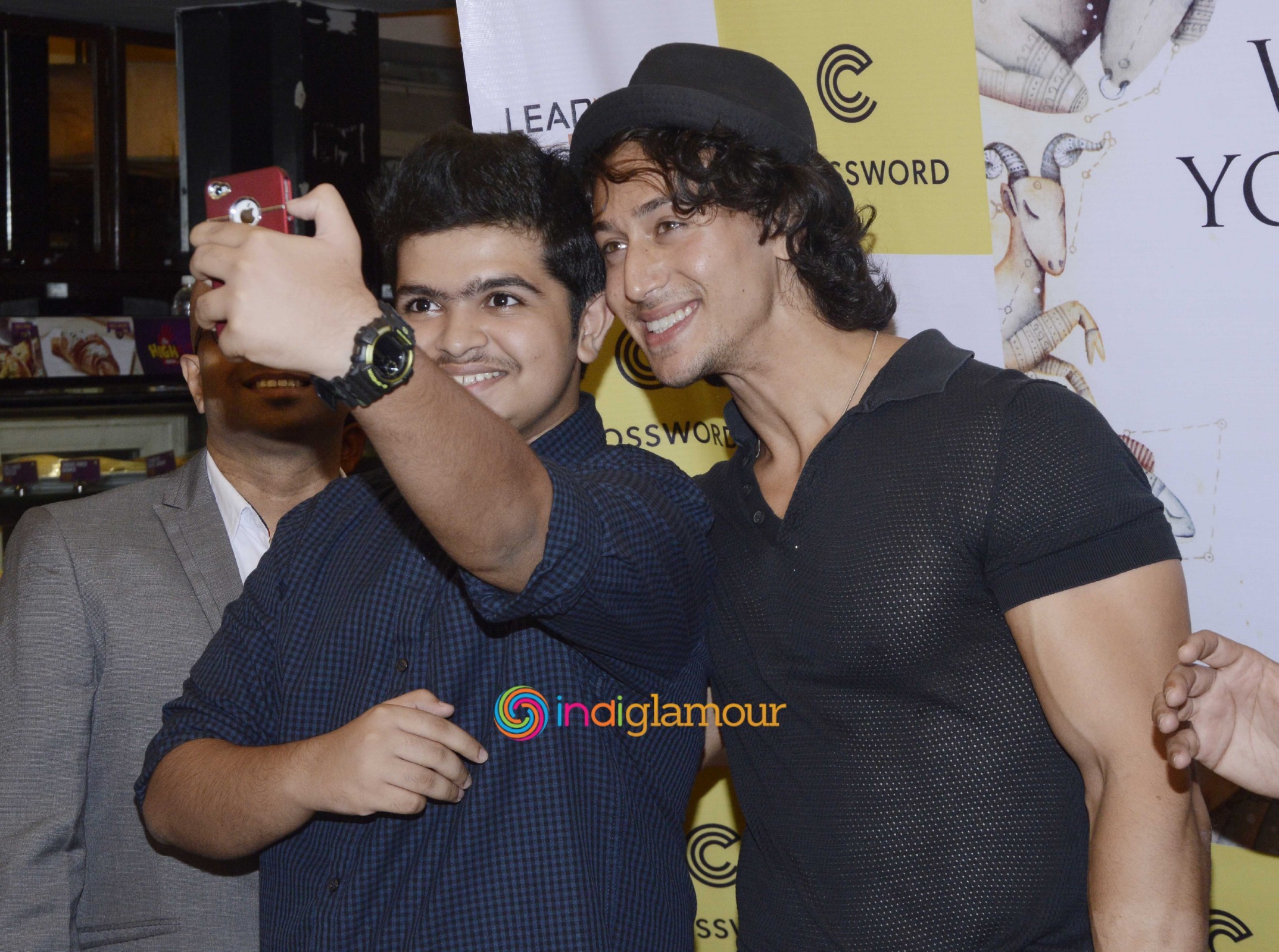 Tiger Shroff Launches Greenstone Lobo's Book What Is Your True Zodiac Sign Event hd photo