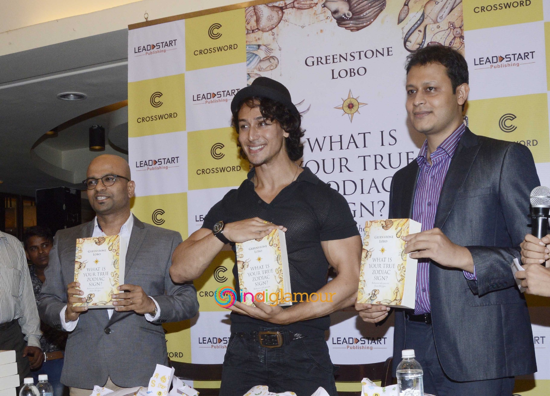 Tiger Shroff Launches Greenstone Lobo's Book What Is Your True Zodiac Sign Event hd photo