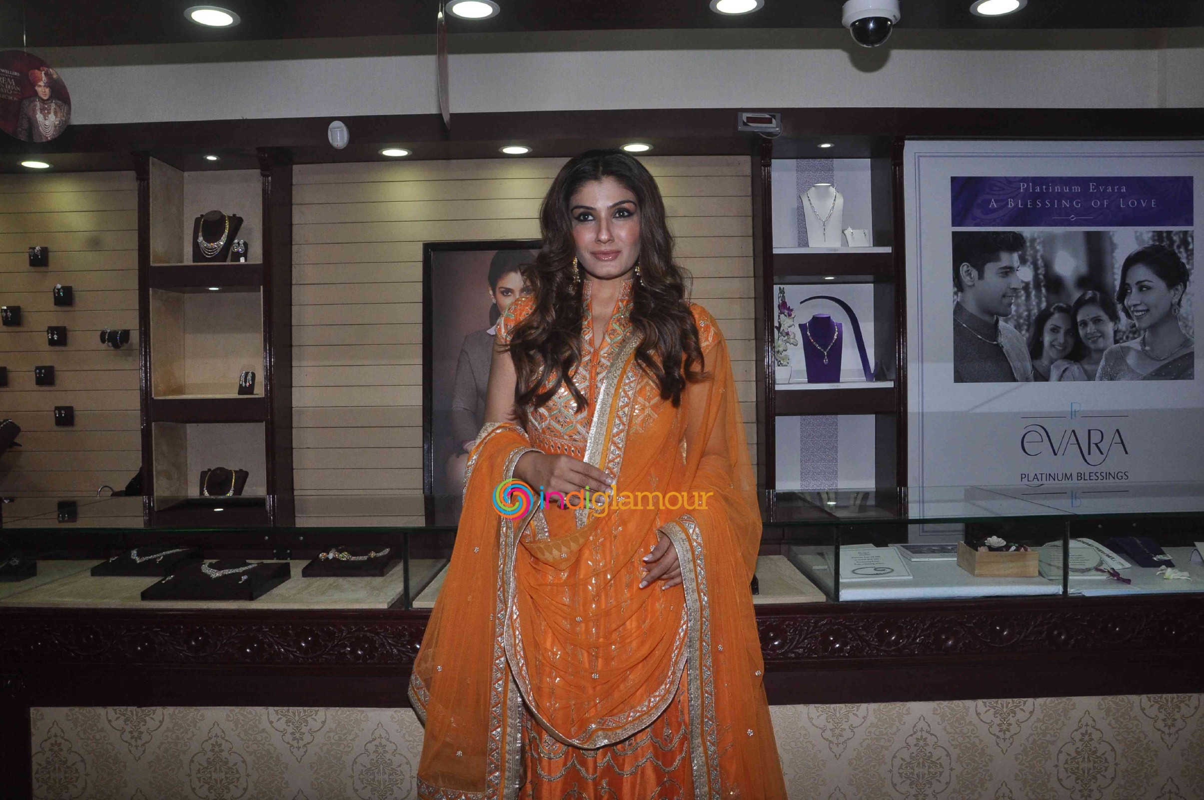 Raveena Tandon Visits P N Gadgil Jewellers Event hd photo