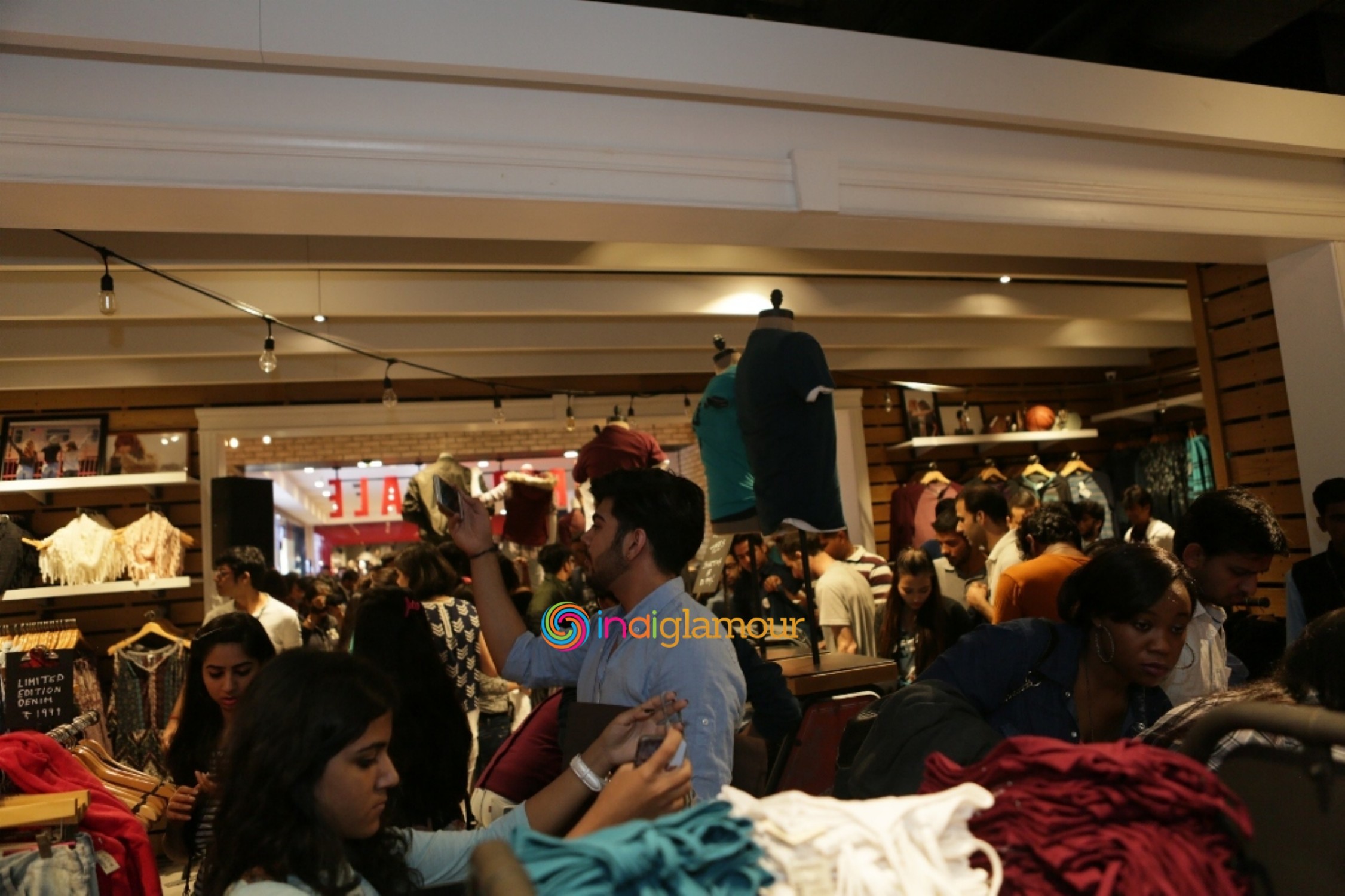 Sonam Kapoor at the Launch of Aeropostale at Select Citywalk Event hd photo