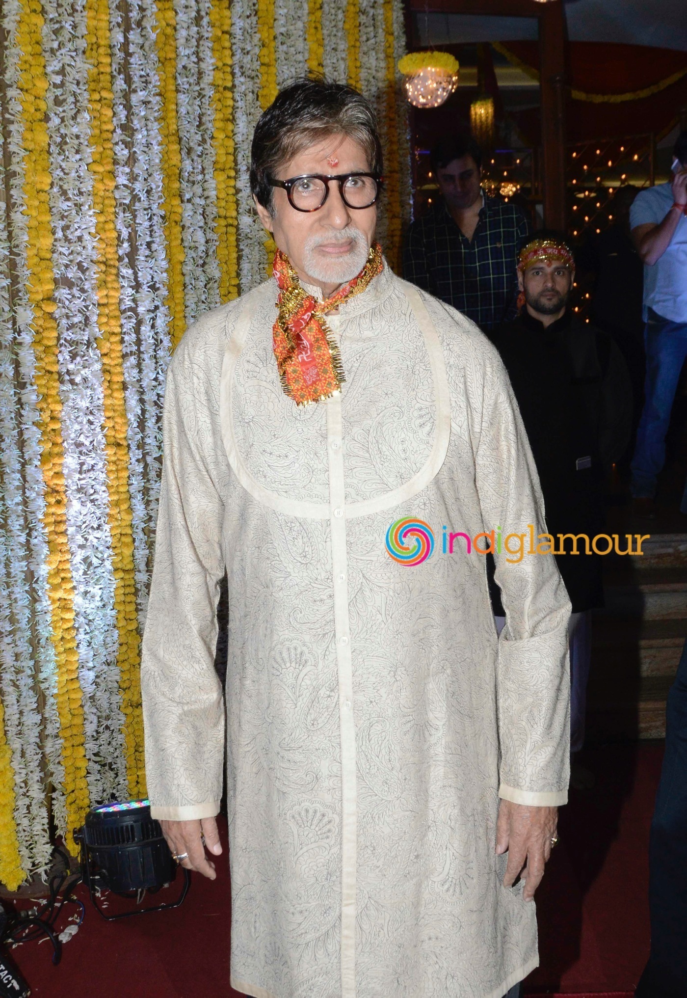 Amitabh Bachchan and Others attend Ronit Roy's Mata Ki Chowki on his Birthday Event Event hd photo