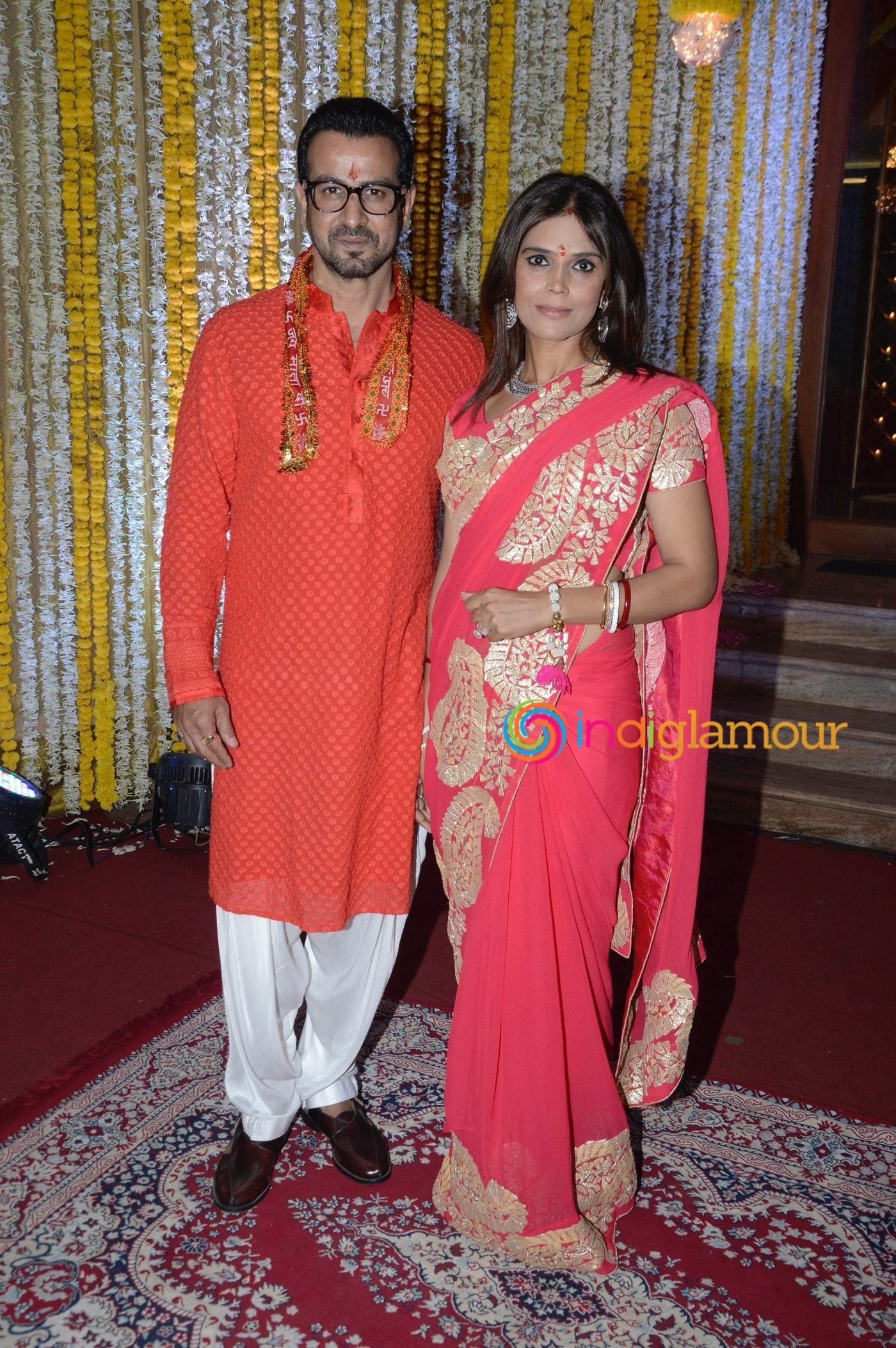 Amitabh Bachchan and Others attend Ronit Roy's Mata Ki Chowki on his Birthday Event Event hd photo