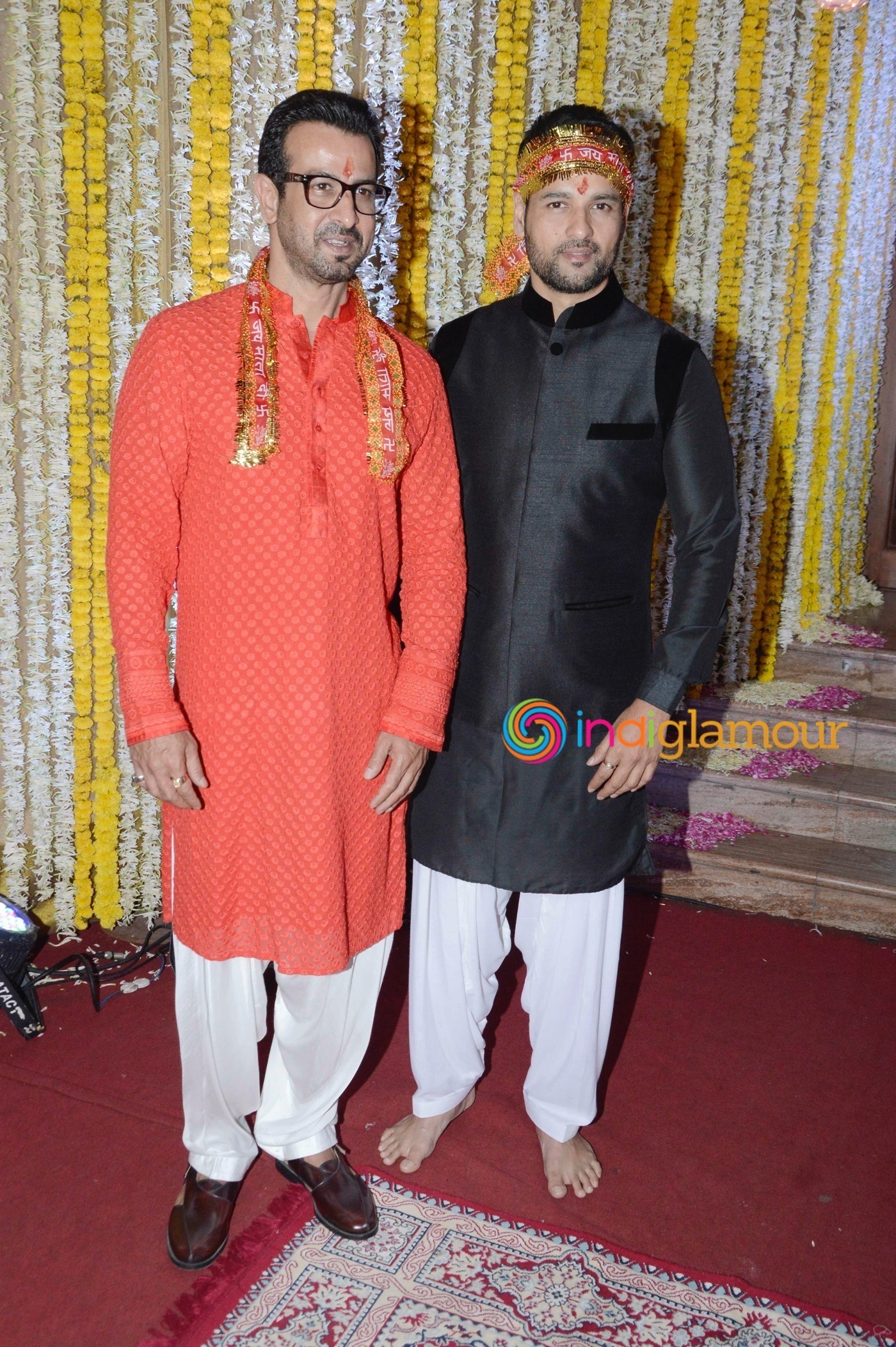 Amitabh Bachchan and Others attend Ronit Roy's Mata Ki Chowki on his Birthday Event Event hd photo
