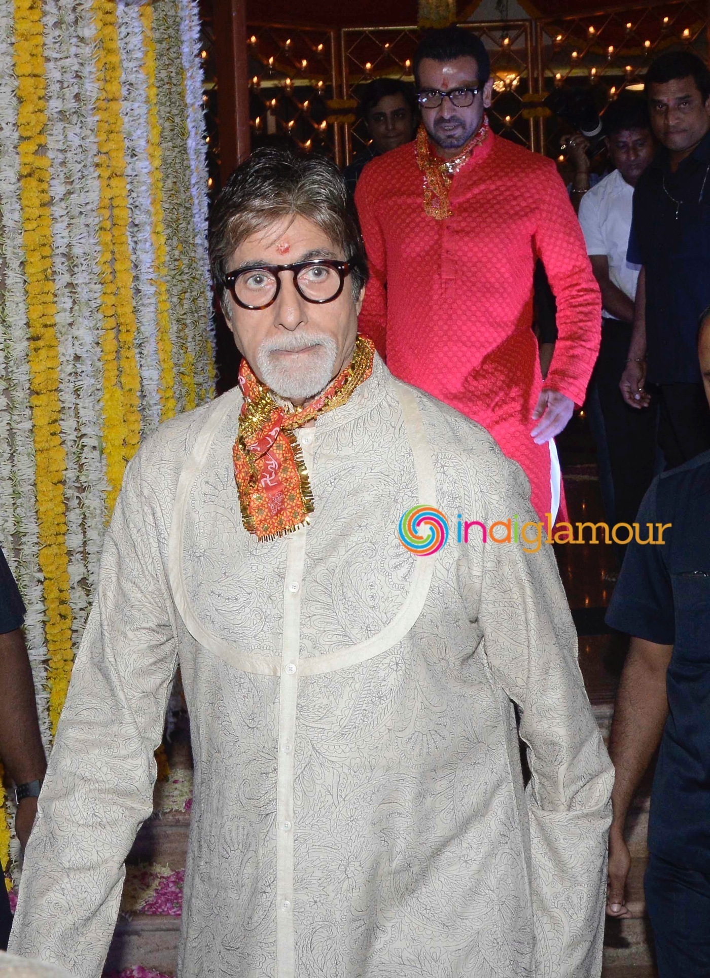 Amitabh Bachchan and Others attend Ronit Roy's Mata Ki Chowki on his Birthday Event Event hd photo