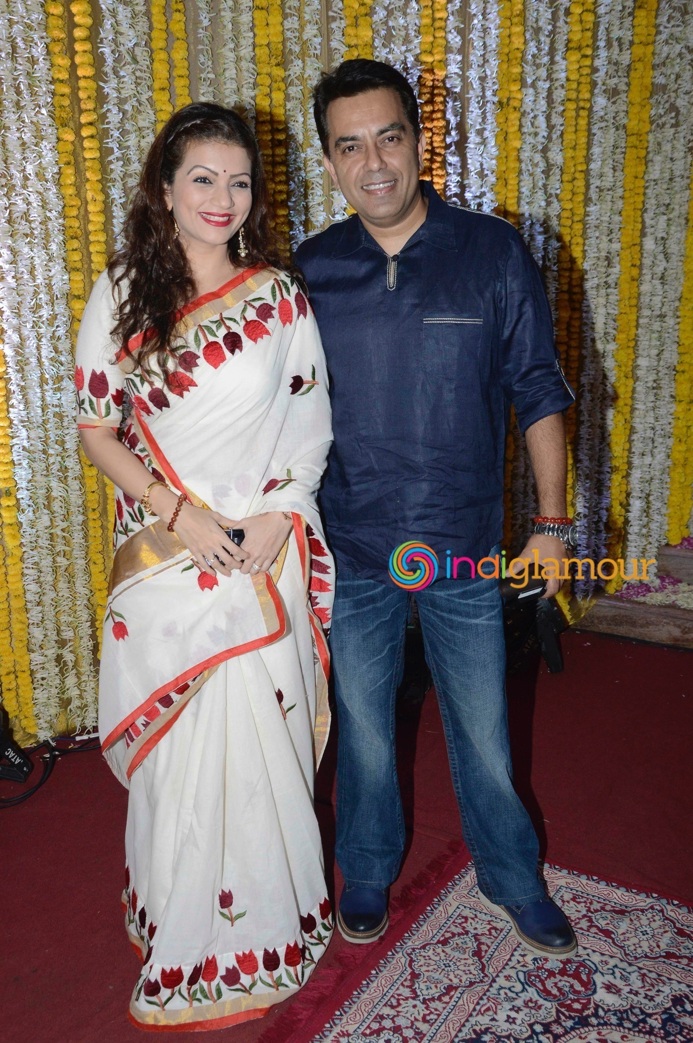 Amitabh Bachchan and Others attend Ronit Roy's Mata Ki Chowki on his Birthday Event Event hd photo