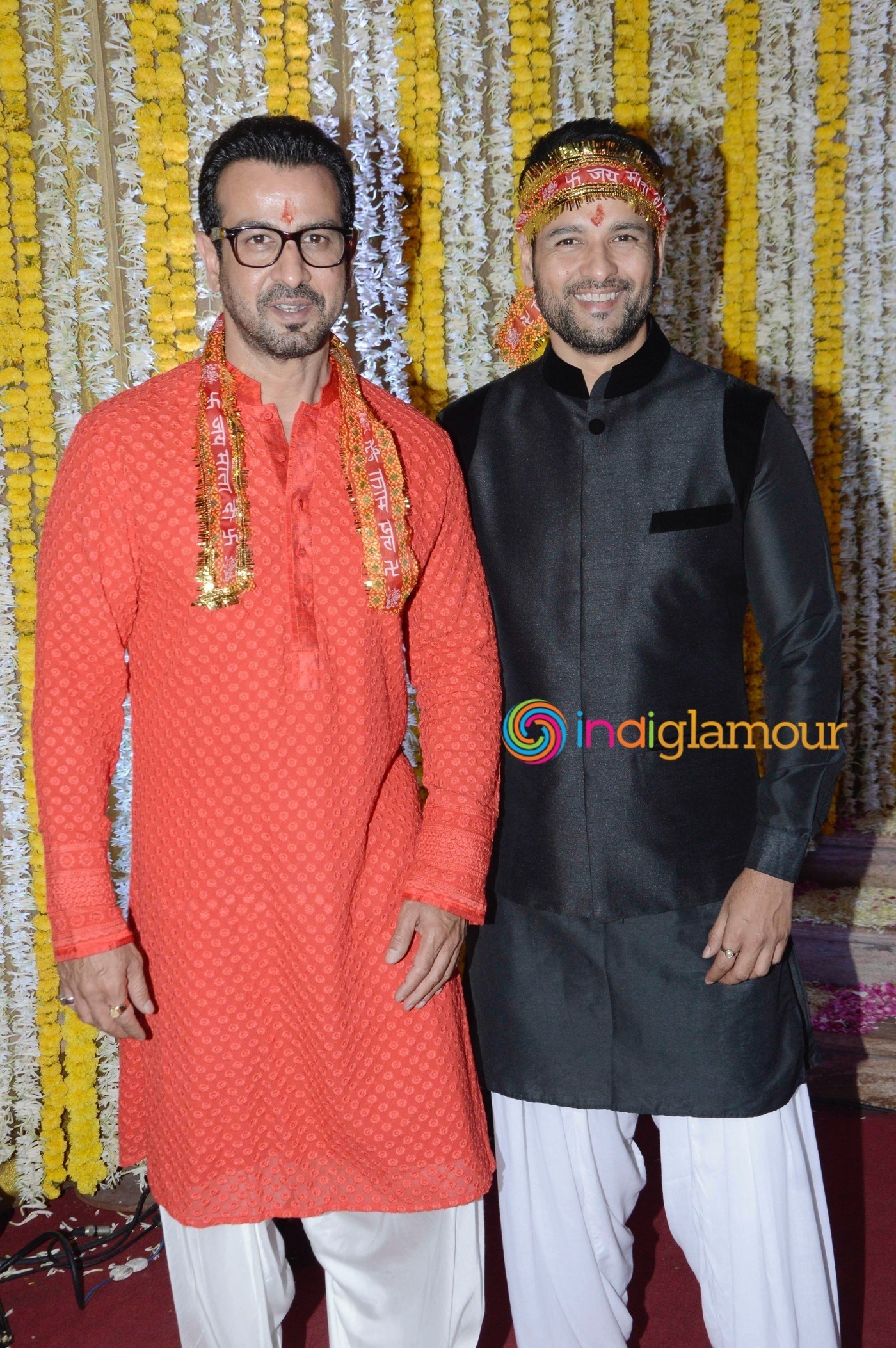 Amitabh Bachchan and Others attend Ronit Roy's Mata Ki Chowki on his Birthday Event Event hd photo