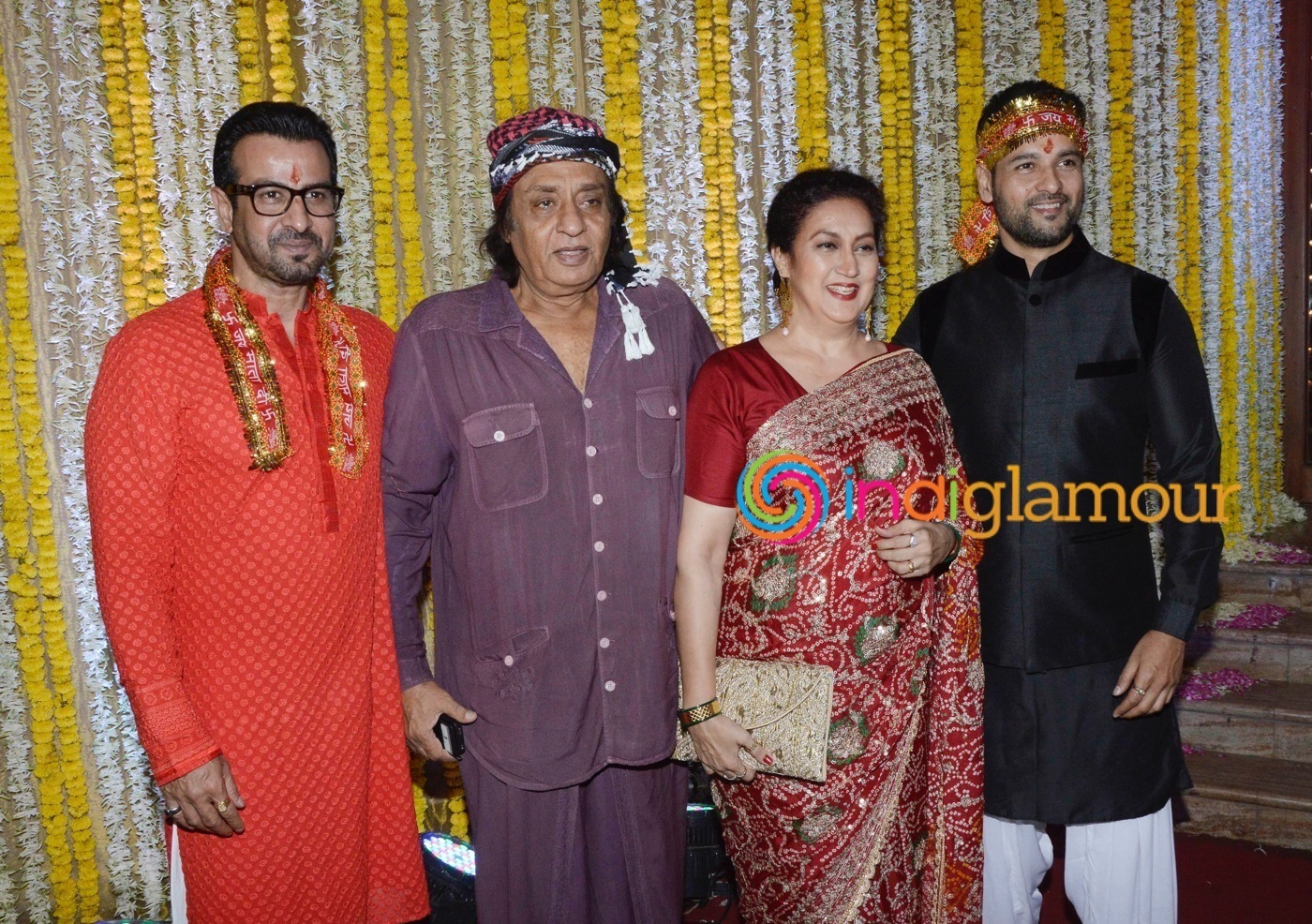 Amitabh Bachchan and Others attend Ronit Roy's Mata Ki Chowki on his Birthday Event Event hd photo