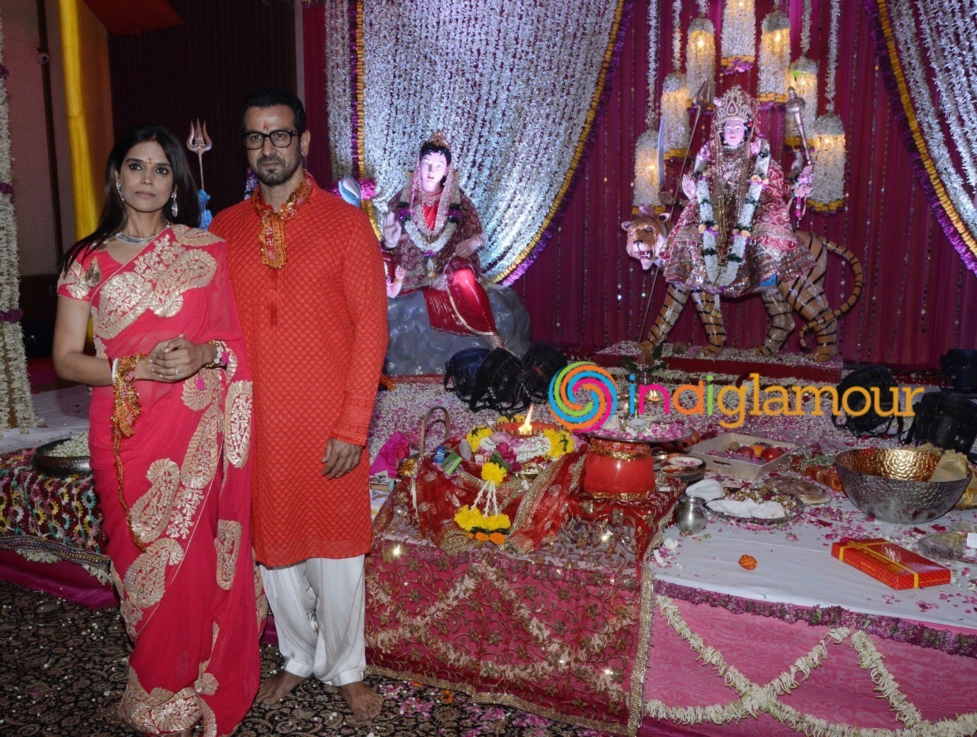 Amitabh Bachchan and Others attend Ronit Roy's Mata Ki Chowki on his Birthday Event Event hd photo