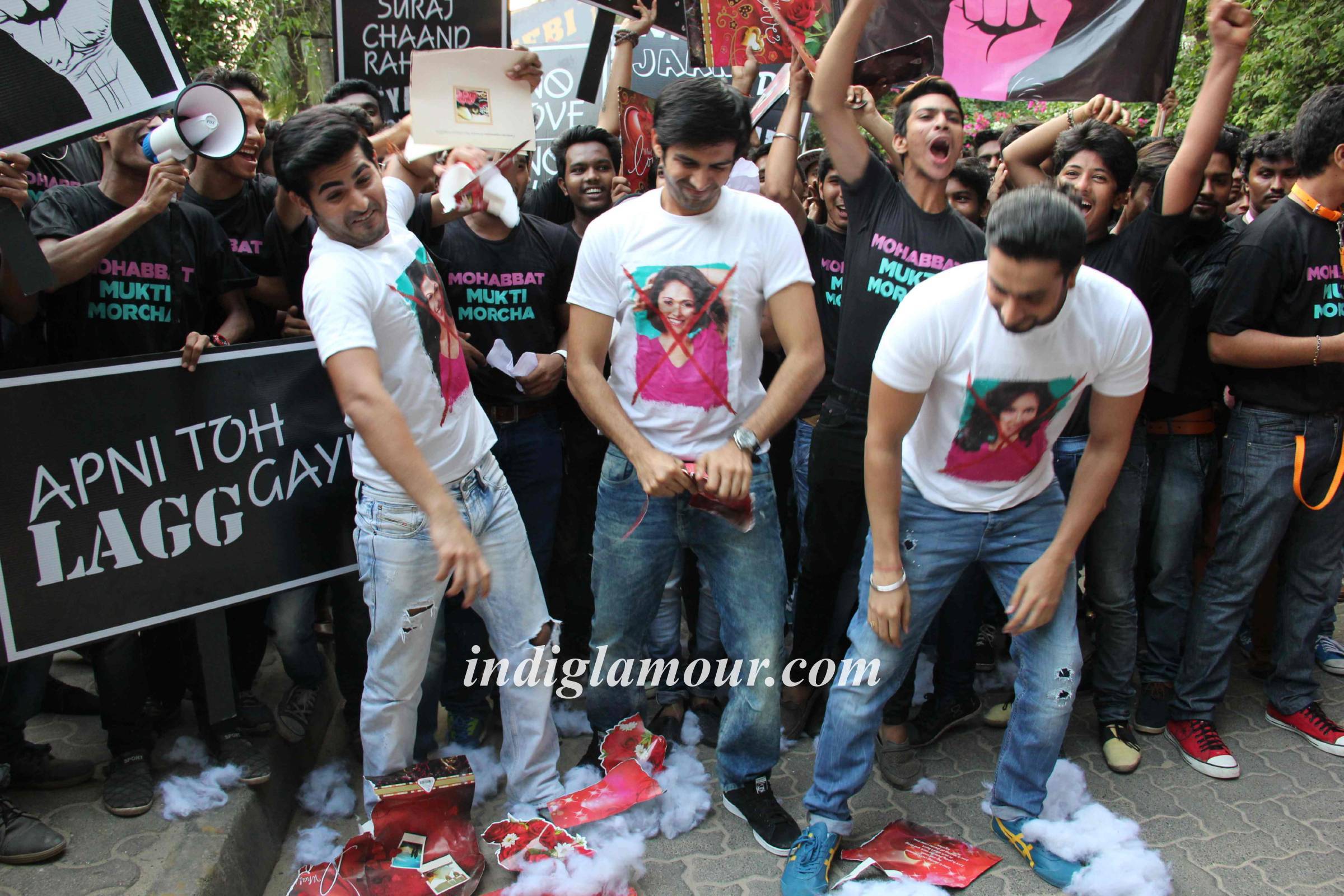 Mohabbat Mukti Morcha with Star Cast of Pyaar Ka Punchnama 2 Event hd photo