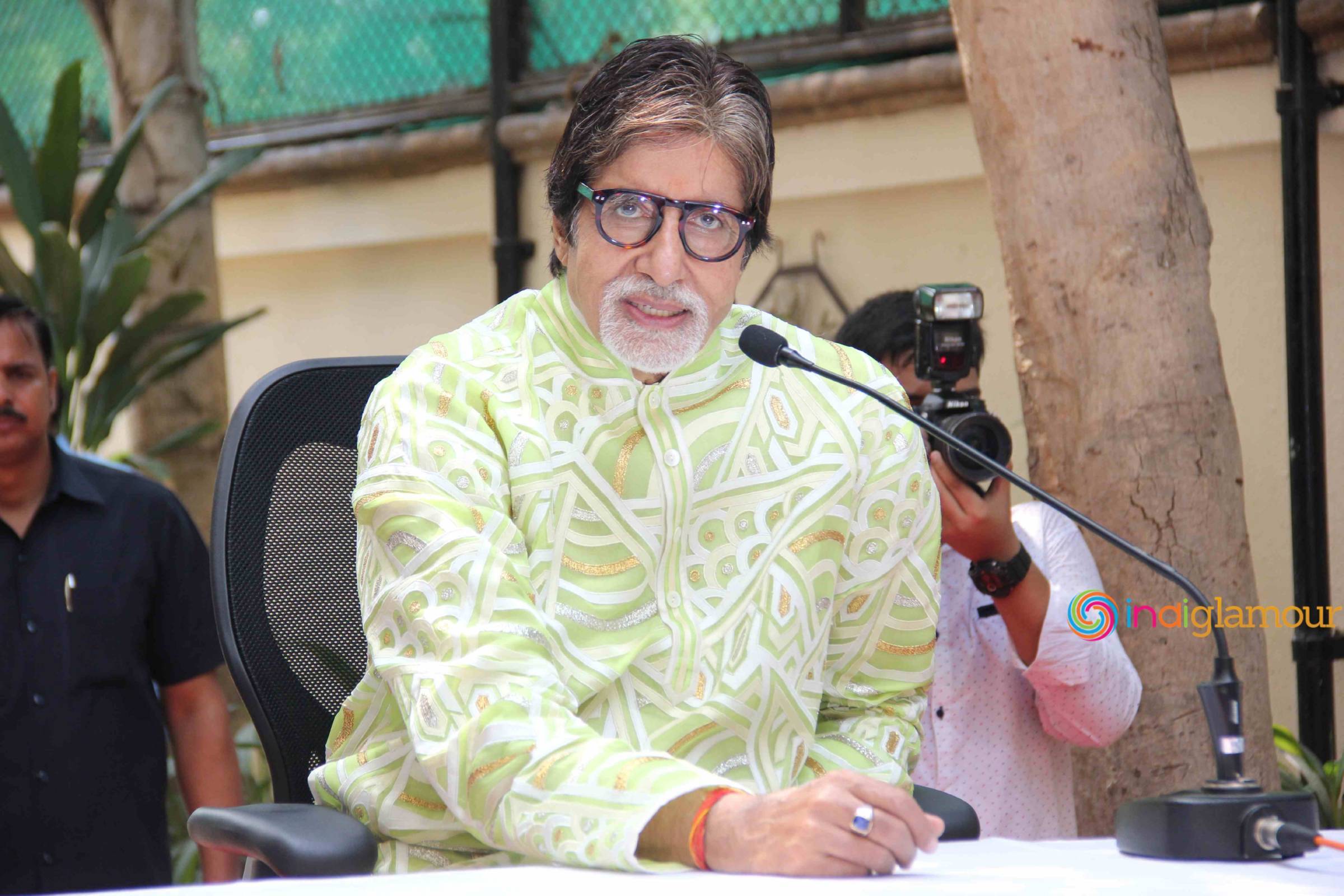Amitabh Bachchan Celebrates 73rd Birthday with Media Event hd photo