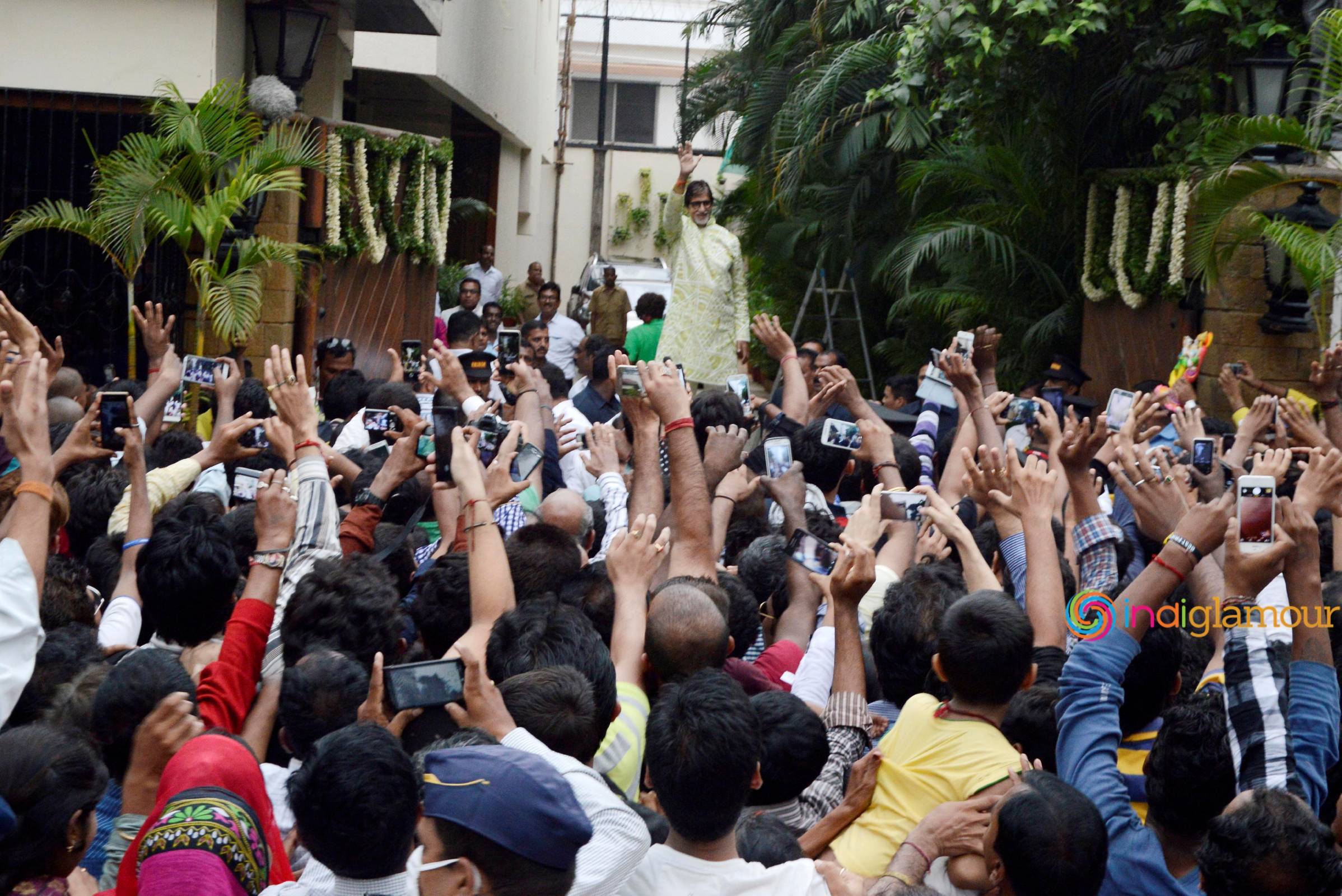 Amitabh Bachchan Celebrates 73rd Birthday with Media Event hd photo