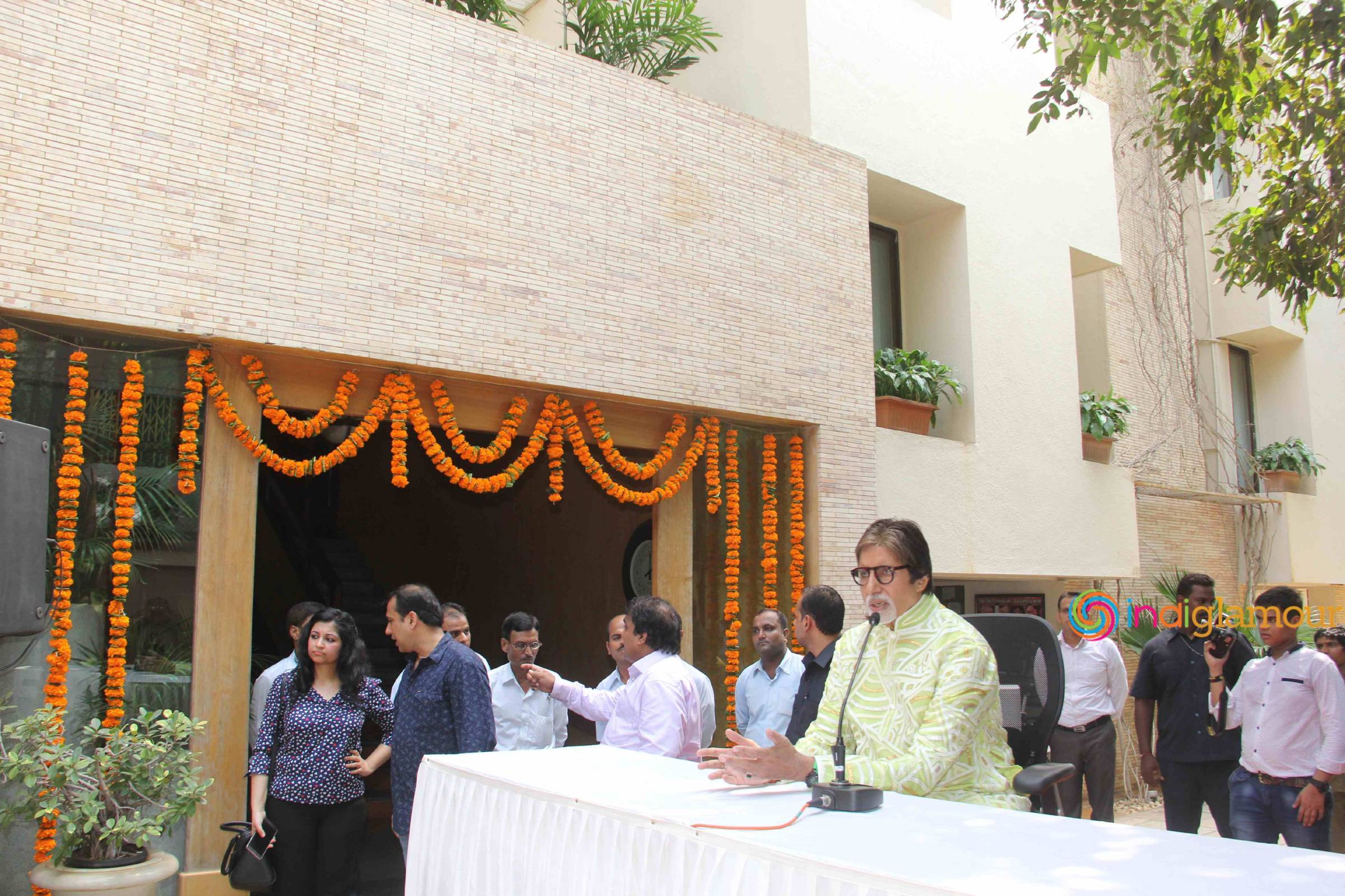 Amitabh Bachchan Celebrates 73rd Birthday with Media Event hd photo