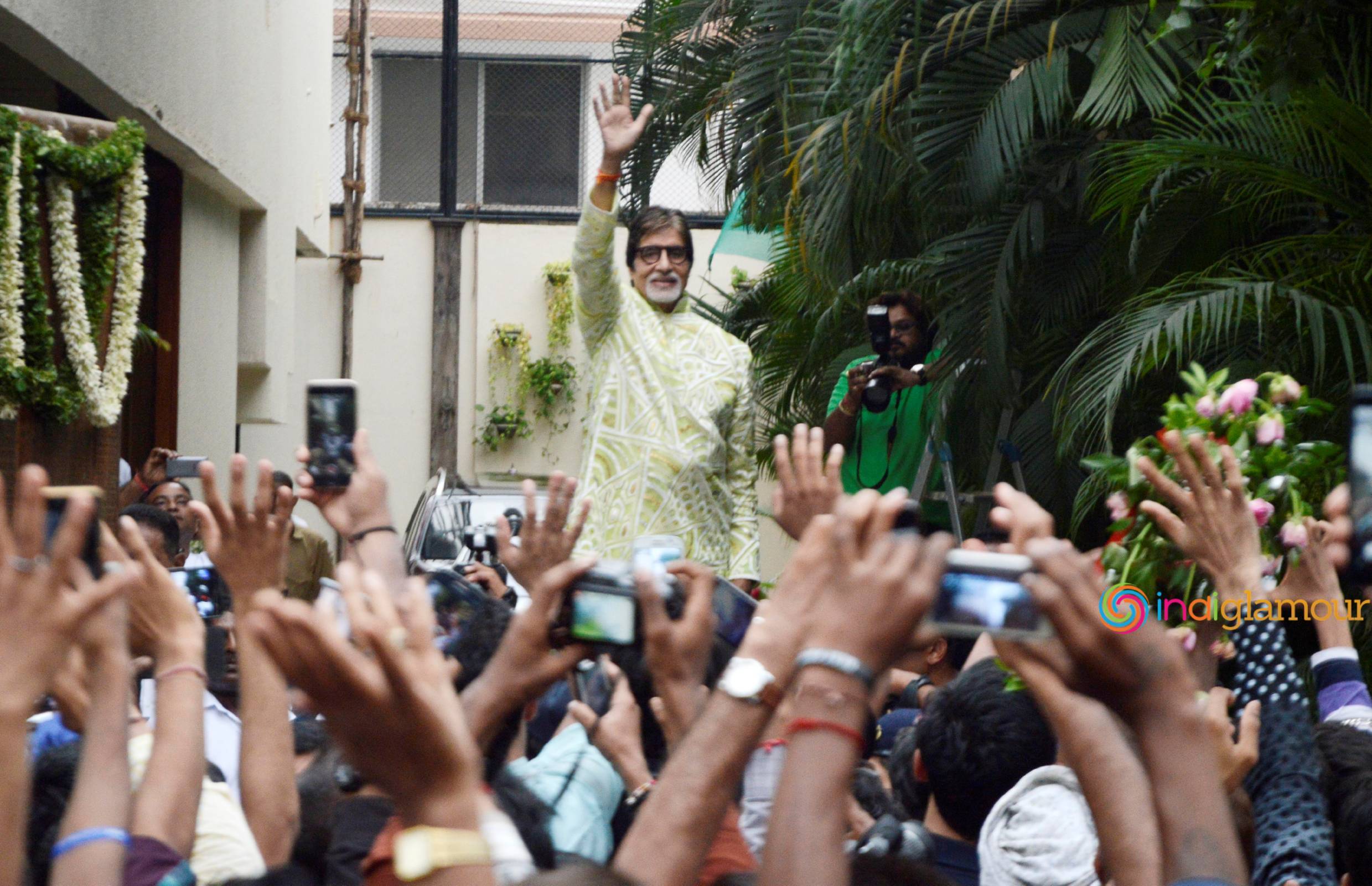 Amitabh Bachchan Celebrates 73rd Birthday with Media Event hd photo