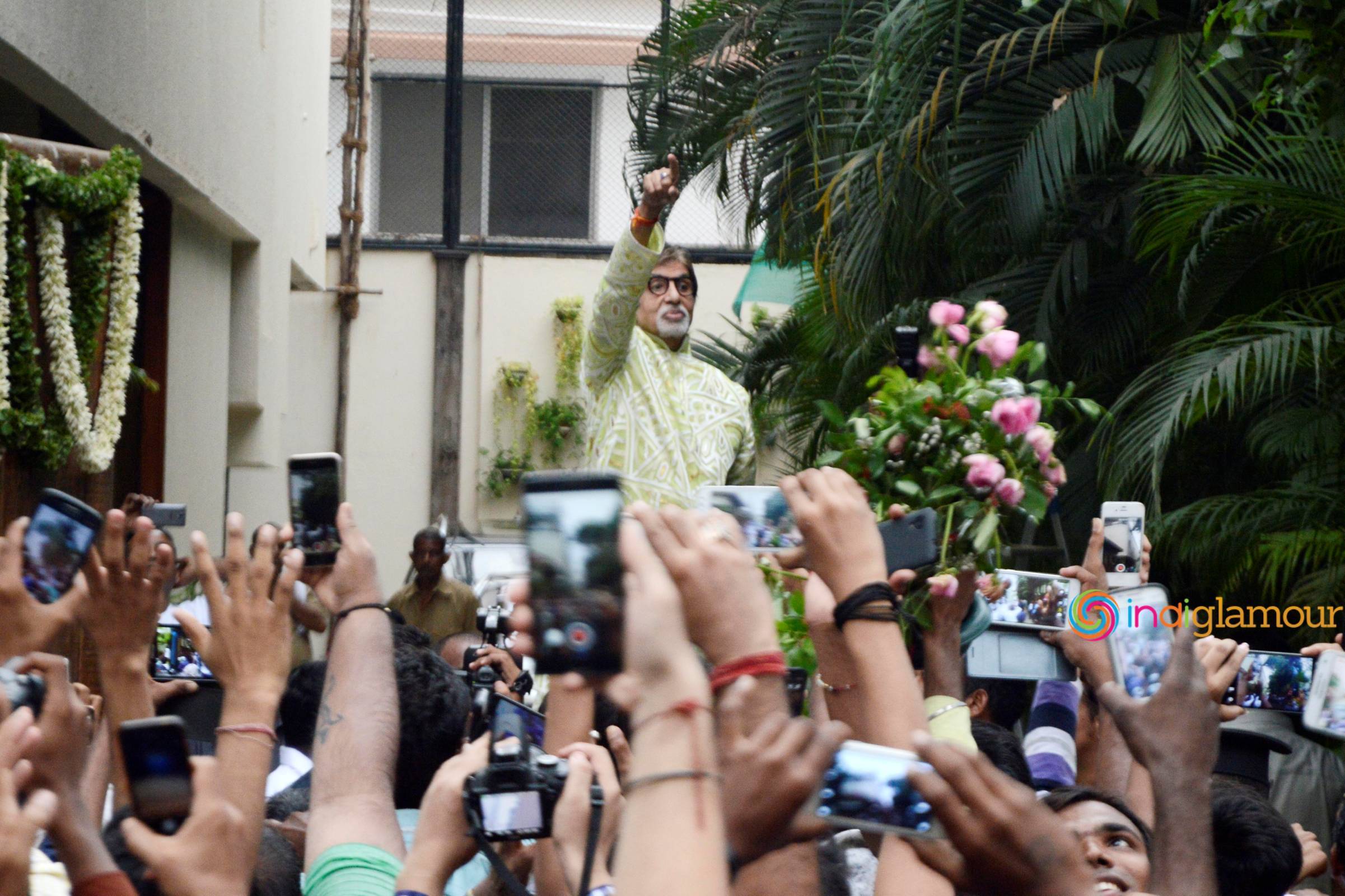 Amitabh Bachchan Celebrates 73rd Birthday with Media Event hd photo