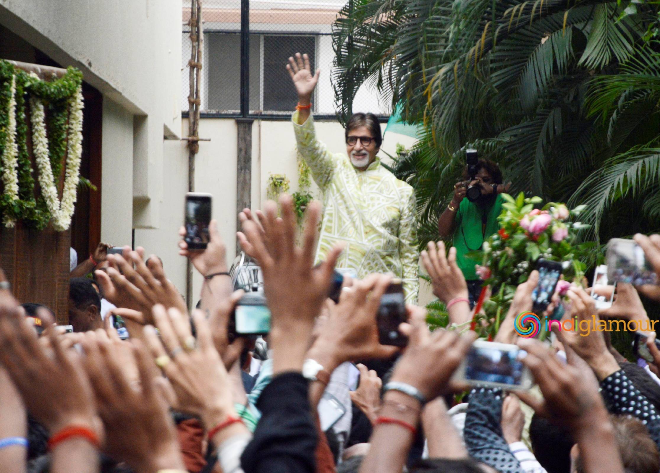 Amitabh Bachchan Celebrates 73rd Birthday with Media Event hd photo