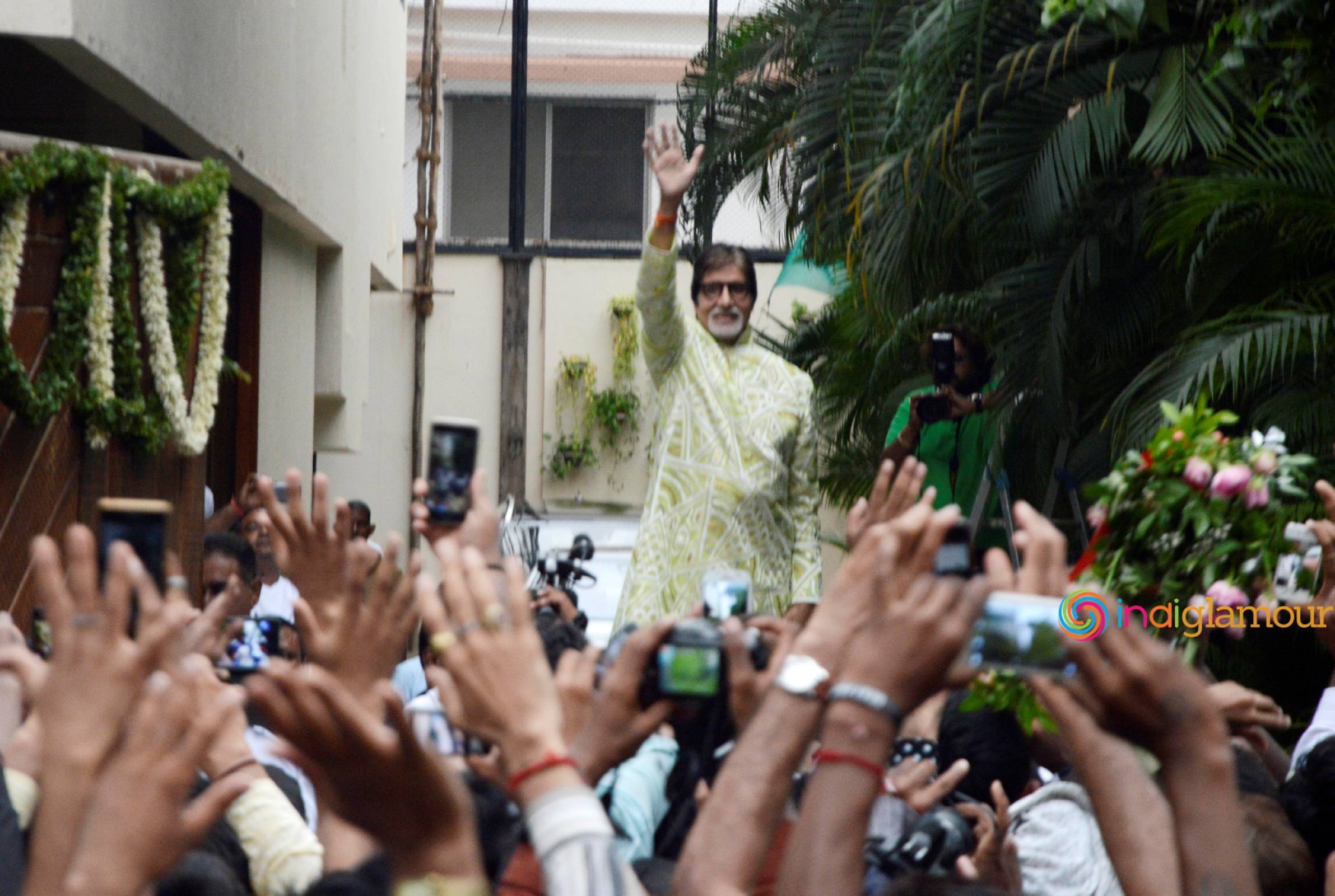 Amitabh Bachchan Celebrates 73rd Birthday with Media Event hd photo