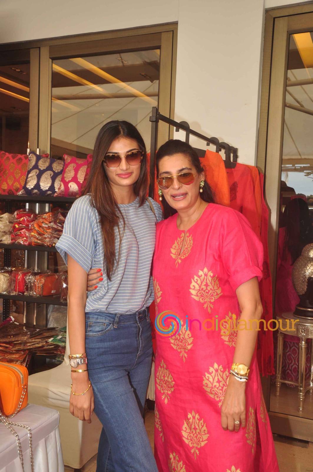 Mana Shetty Hosted The Araaish Exhibition 2015 Event hd photo