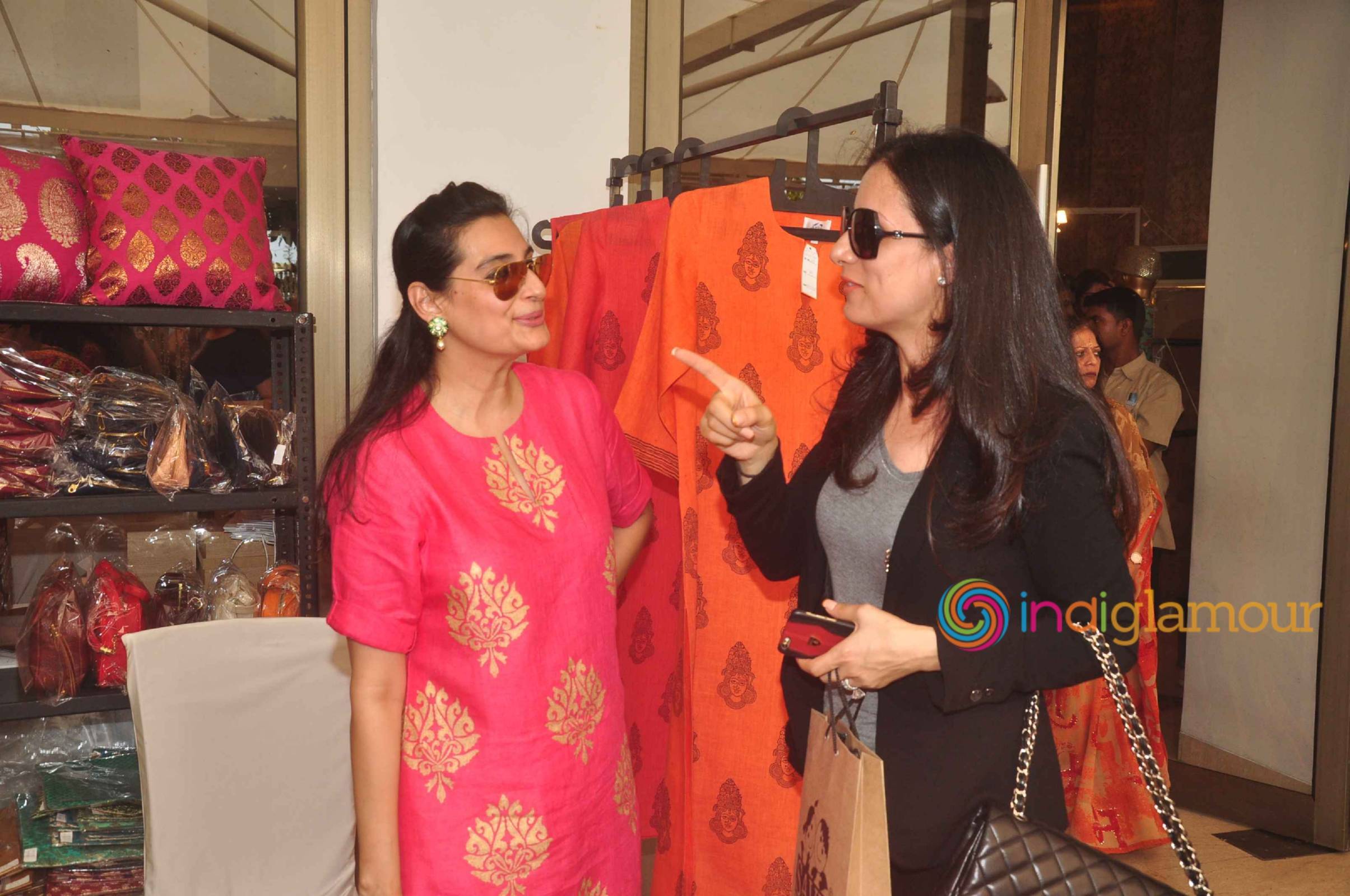 Mana Shetty Hosted The Araaish Exhibition 2015 Event hd photo