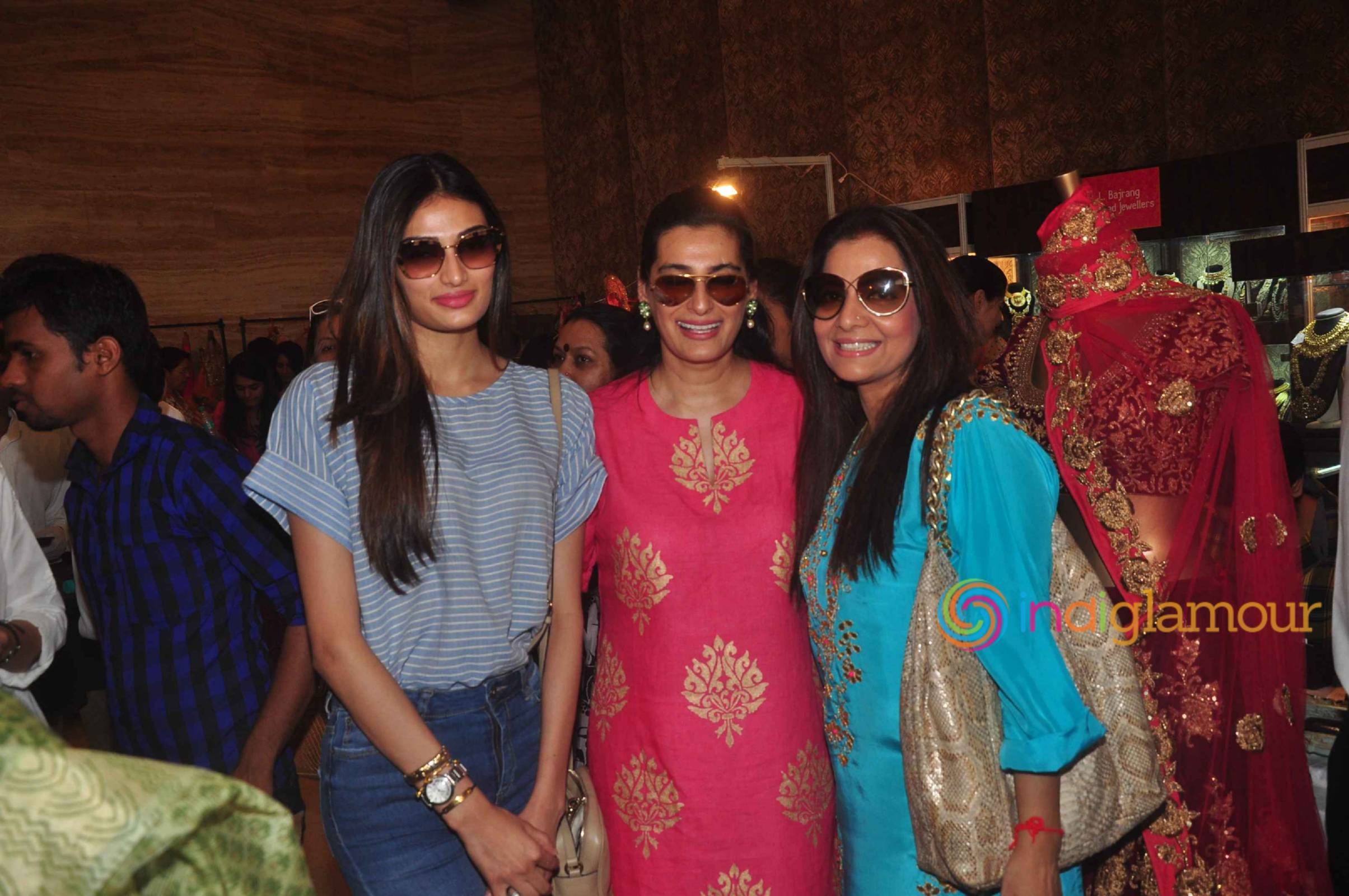 Mana Shetty Hosted The Araaish Exhibition 2015 Event hd photo