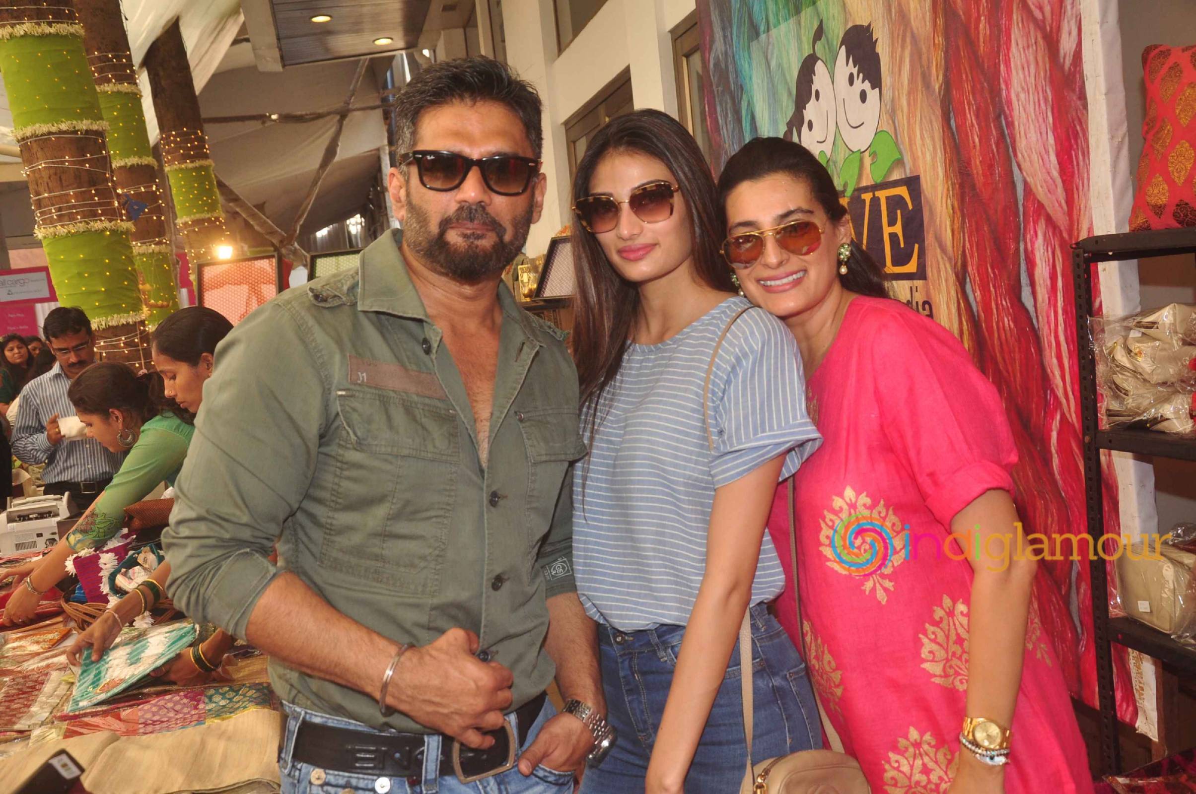Mana Shetty Hosted The Araaish Exhibition 2015 Event hd photo