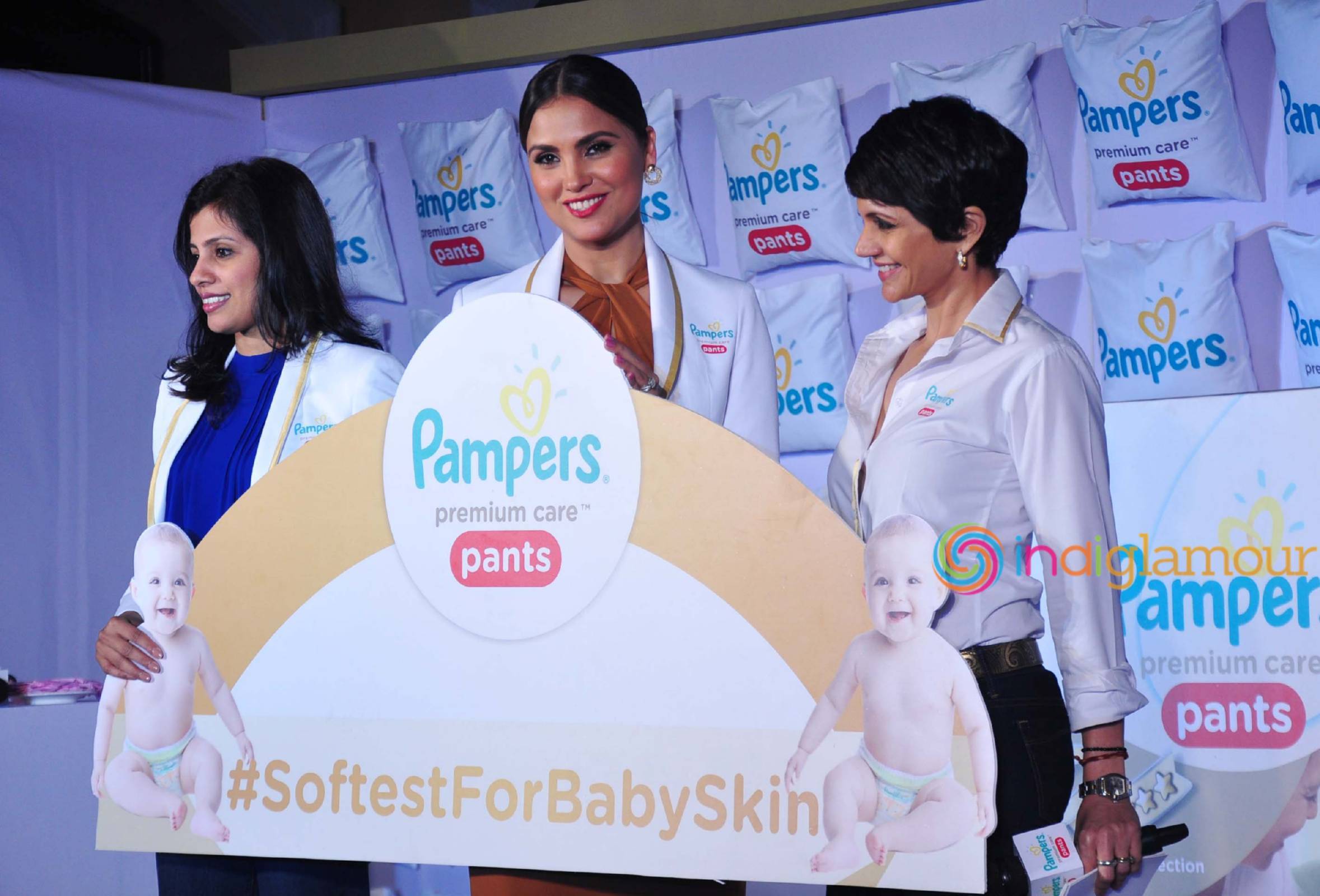 Mandira Bedi and Lara Dutta Launch Pampers Premium Care Pants Event hd photo
