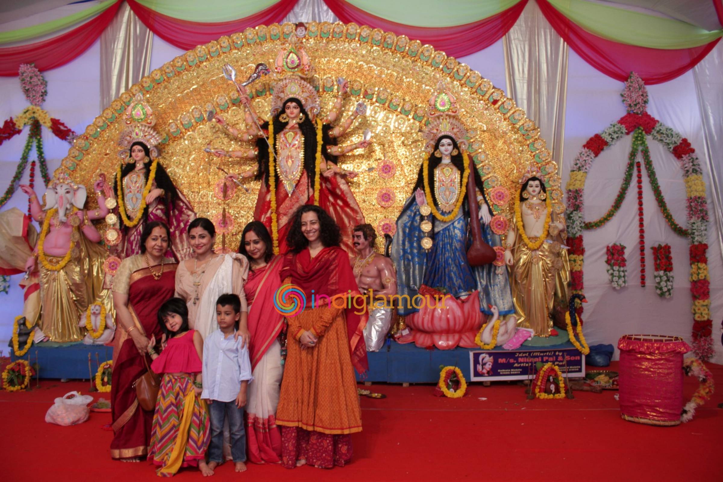 Vidya Balan Visits an Idol of Hindu Goddess Durga at a Pandal in Mumbai Event hd photo