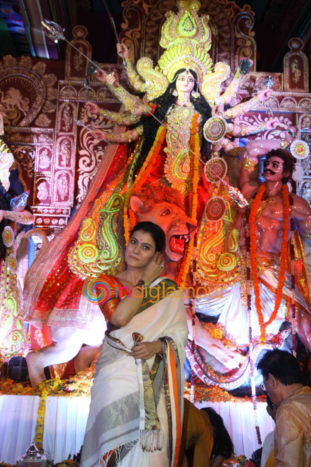 Kajol with Family Celebrates Durga Puja Event hd photo