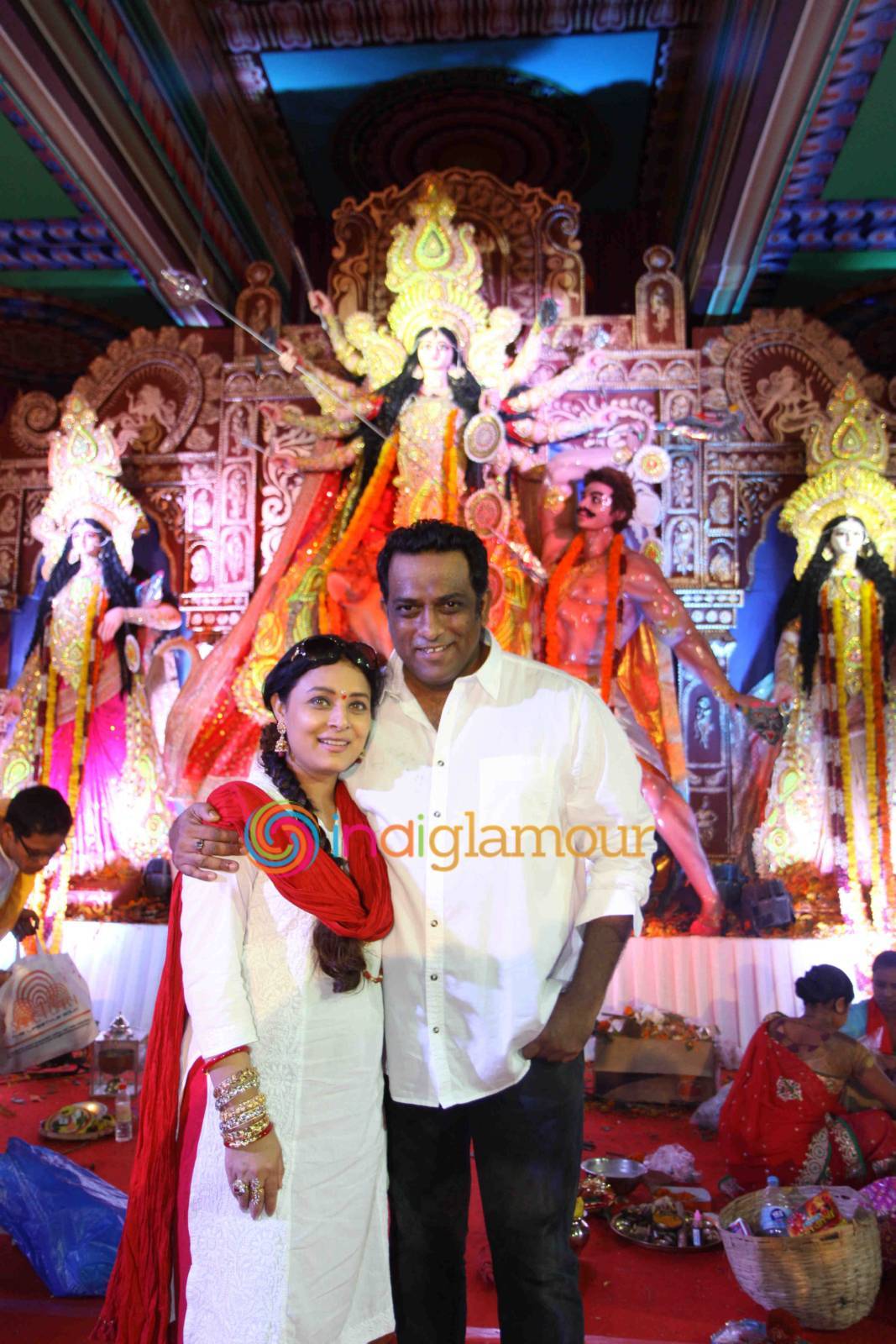 Kajol with Family Celebrates Durga Puja Event hd photo