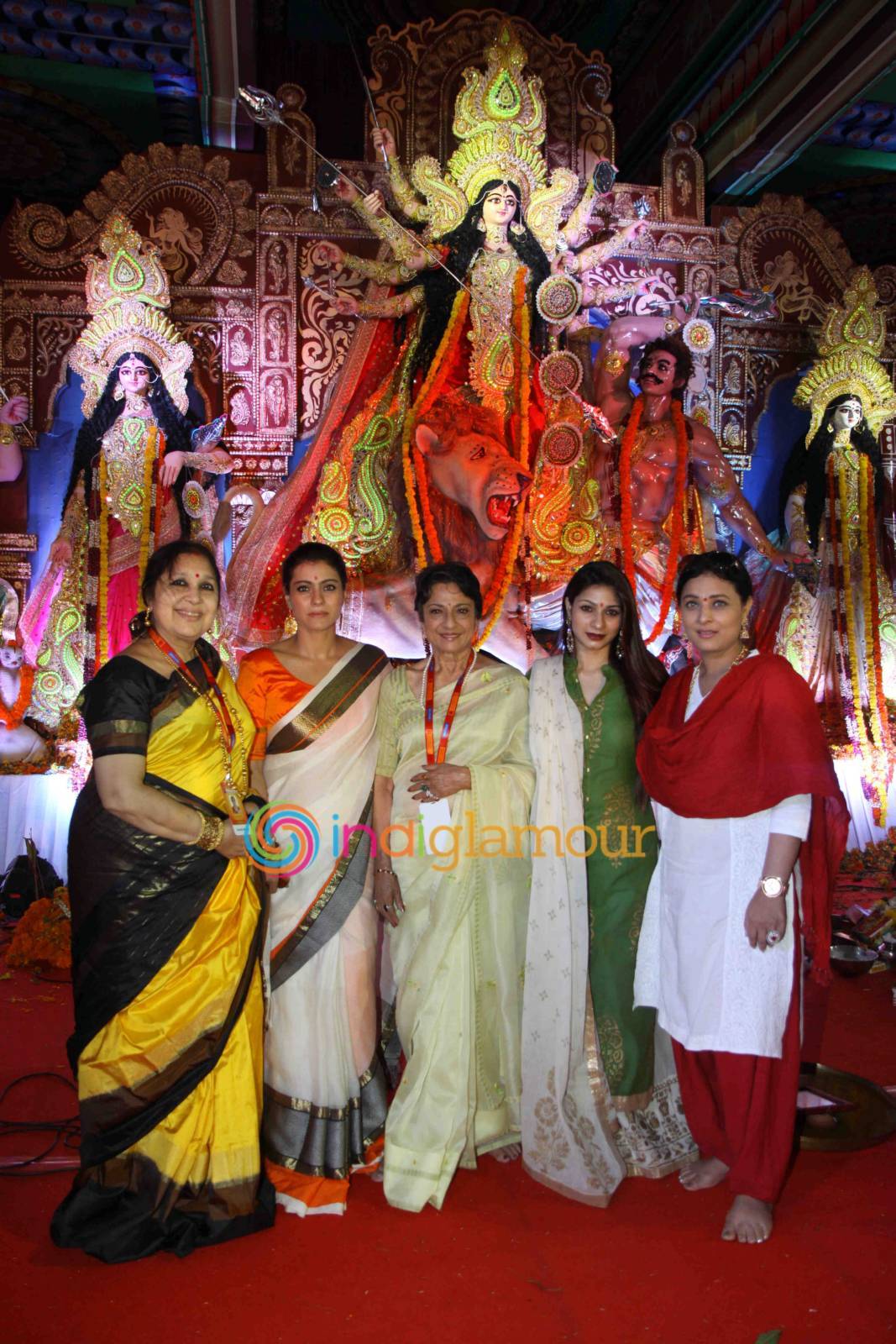 Kajol with Family Celebrates Durga Puja Event hd photo